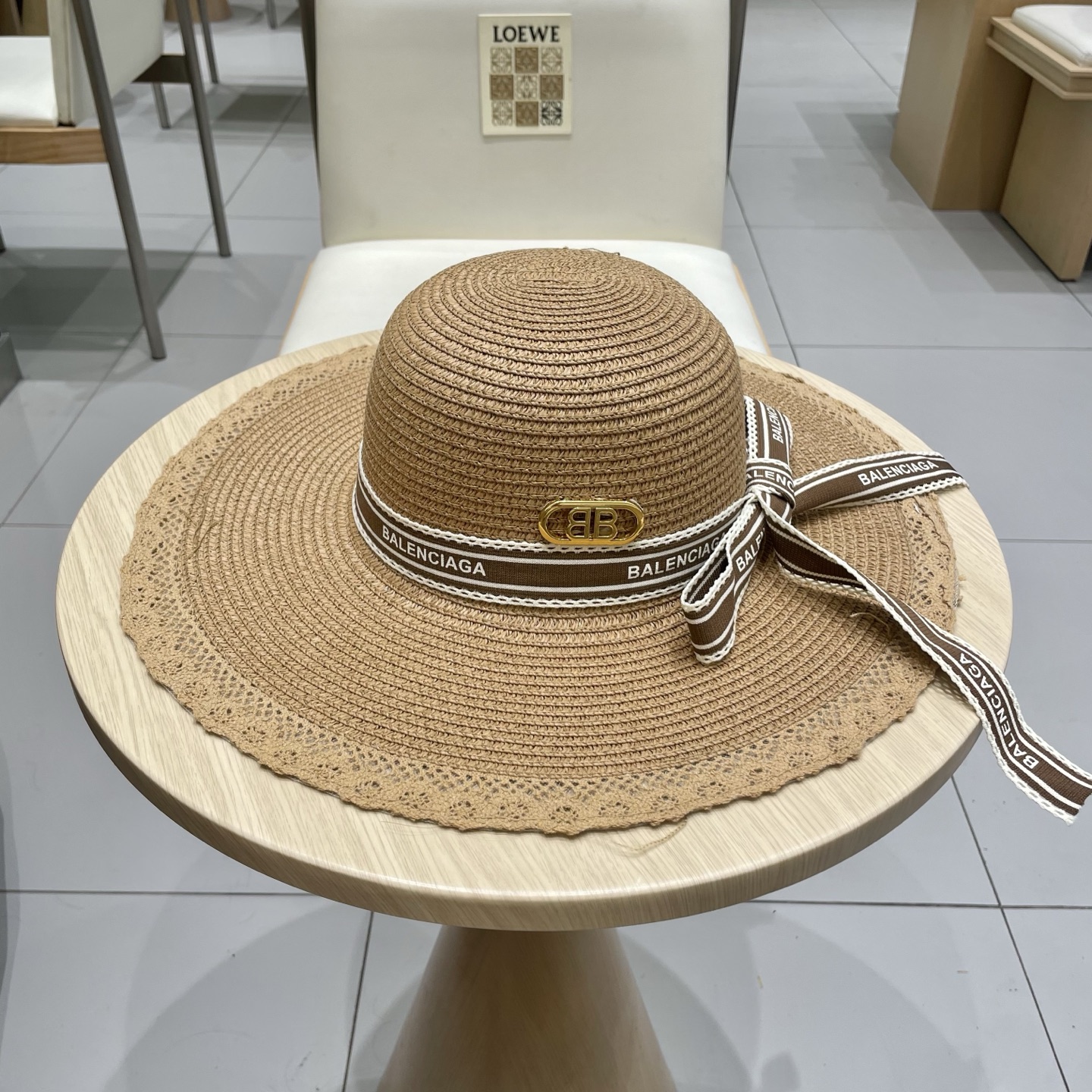 巴黎世家镂空圆顶礼帽，遮阳草帽，头围57cm