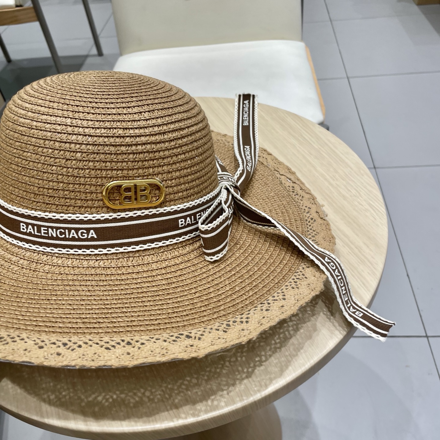 巴黎世家镂空圆顶礼帽，遮阳草帽，头围57cm