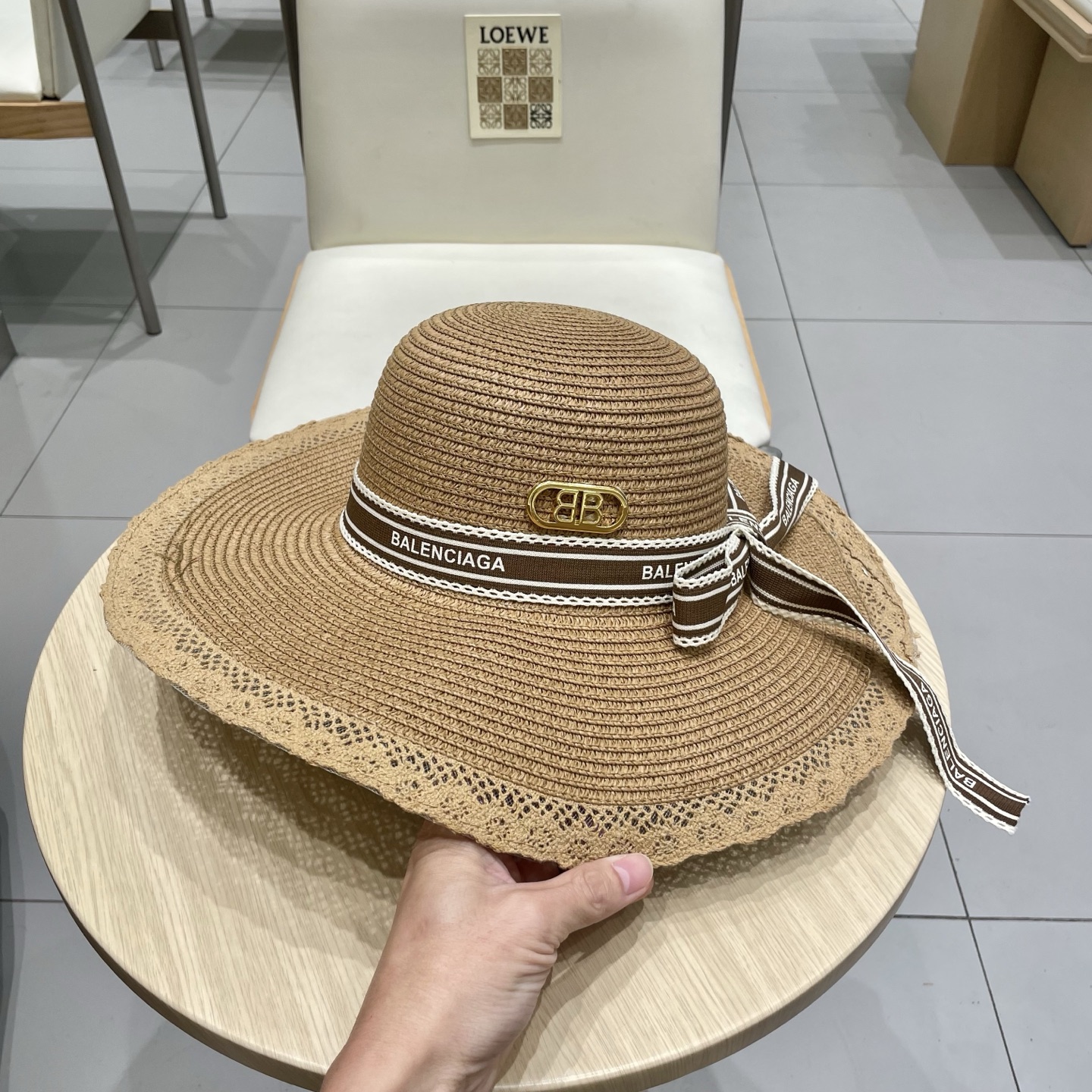 巴黎世家镂空圆顶礼帽，遮阳草帽，头围57cm