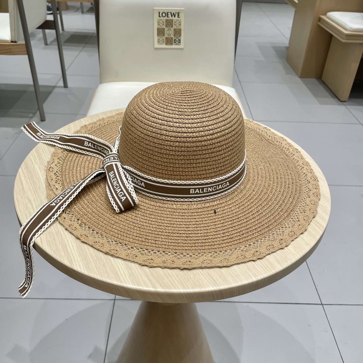 巴黎世家镂空圆顶礼帽，遮阳草帽，头围57cm