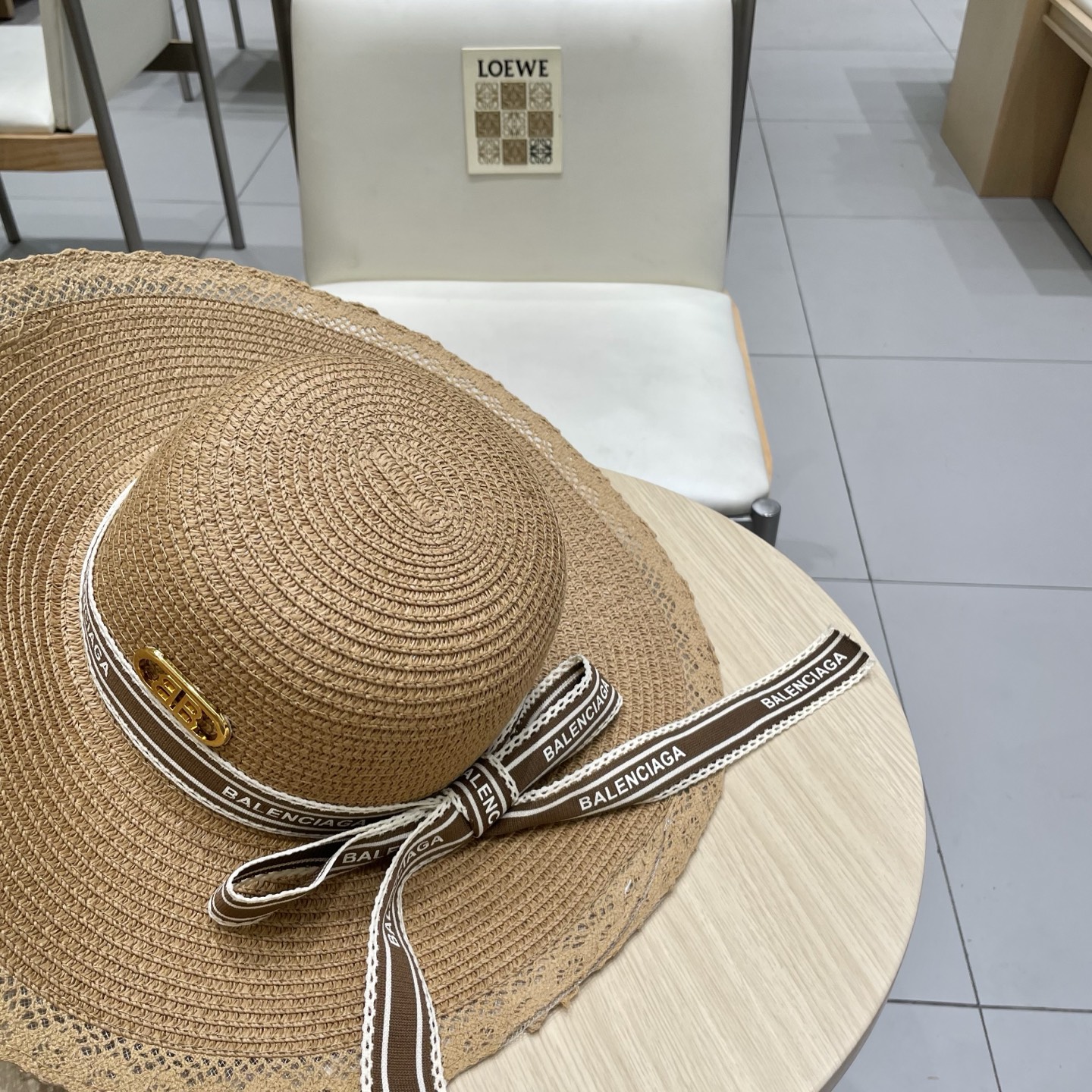 巴黎世家镂空圆顶礼帽，遮阳草帽，头围57cm