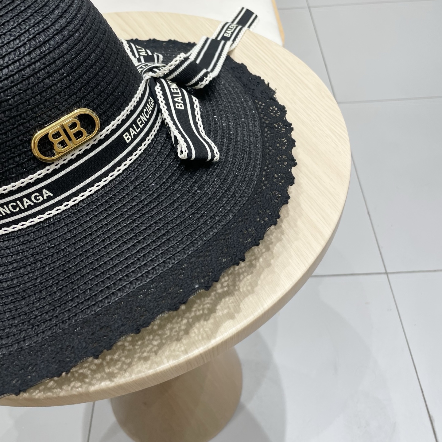 巴黎世家镂空圆顶礼帽，遮阳草帽，头围57cm