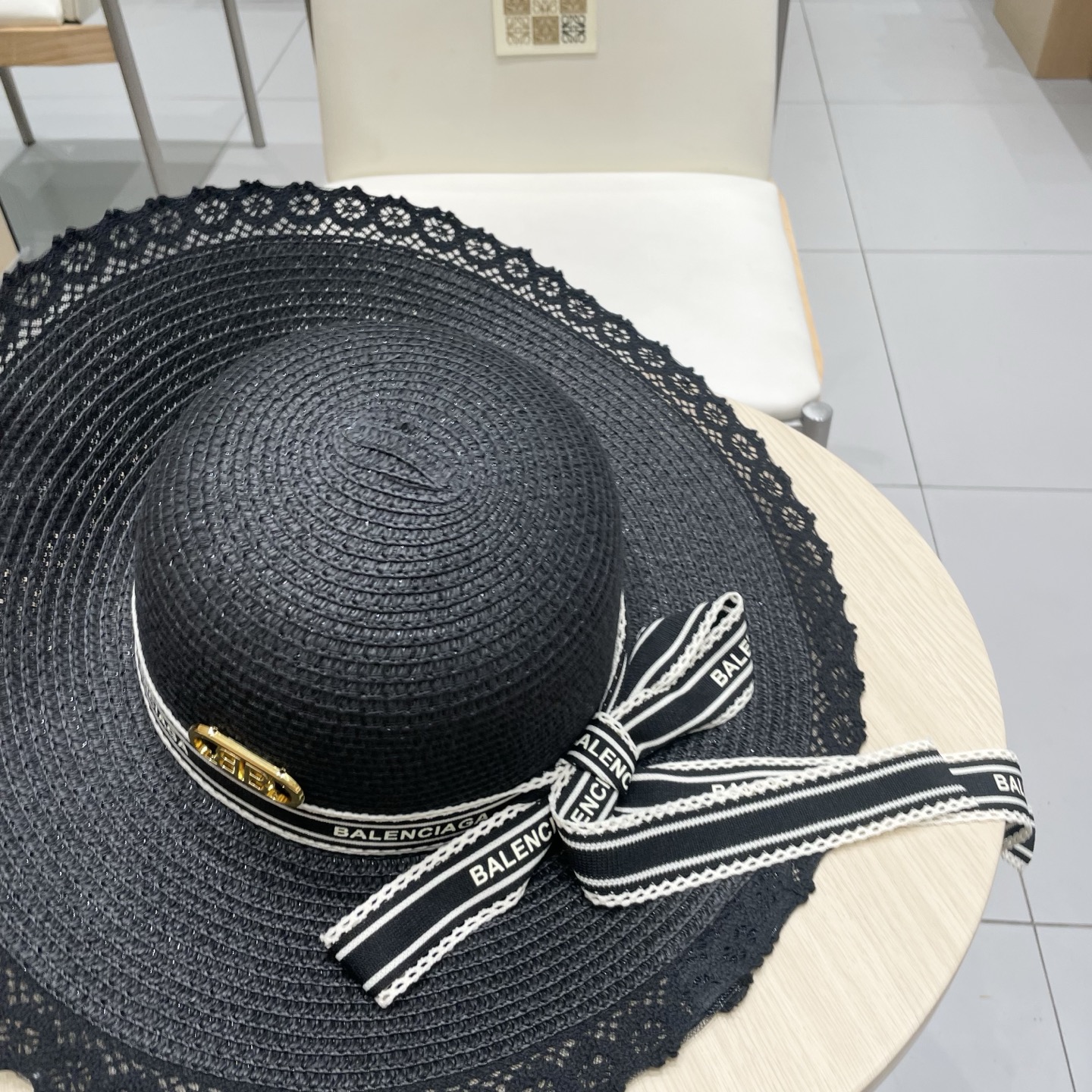 巴黎世家镂空圆顶礼帽，遮阳草帽，头围57cm