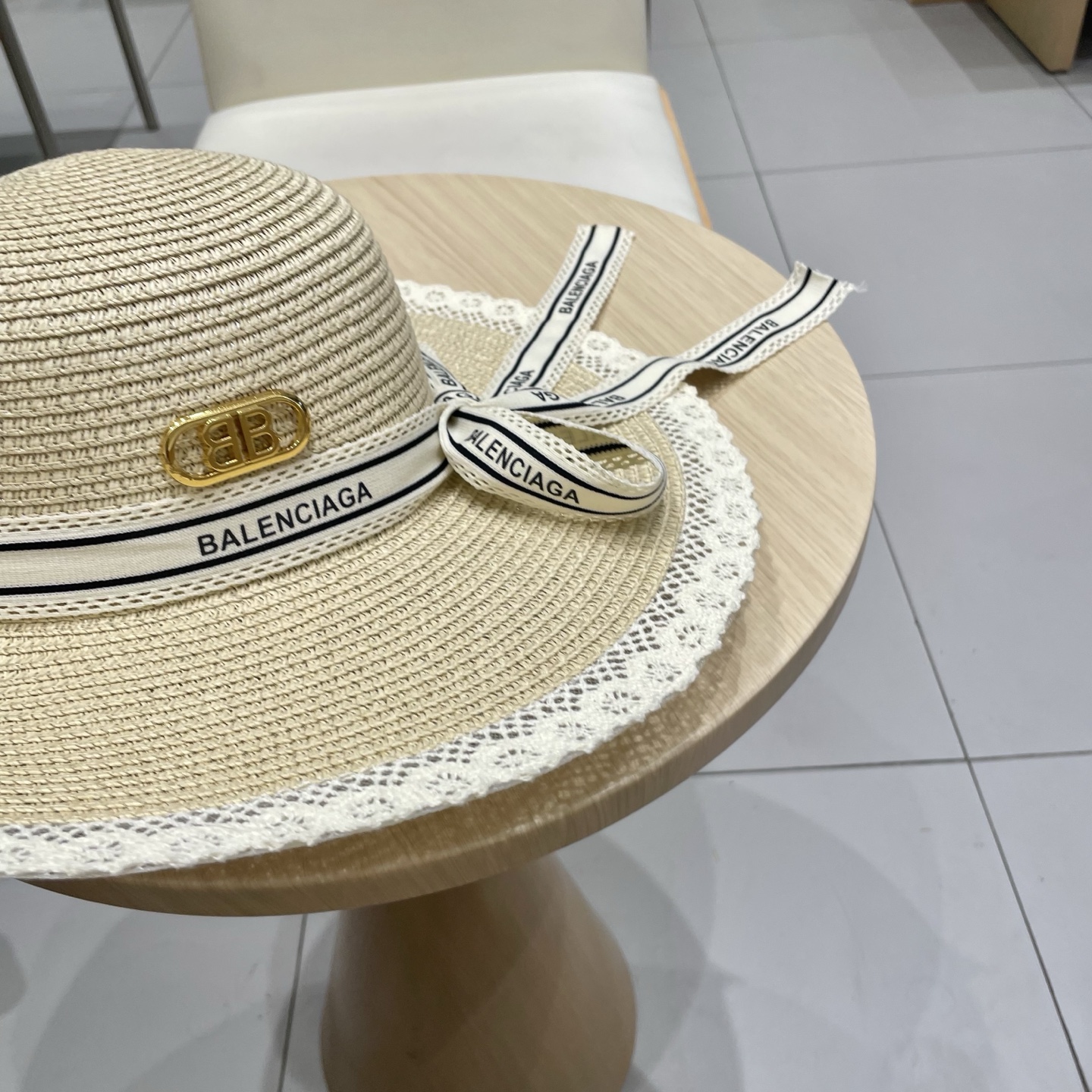 巴黎世家镂空圆顶礼帽，遮阳草帽，头围57cm