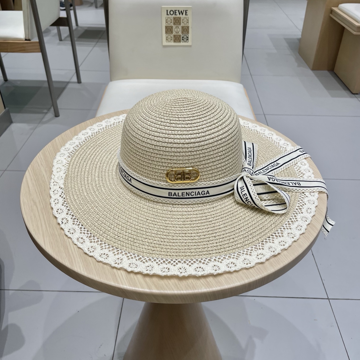 巴黎世家镂空圆顶礼帽，遮阳草帽，头围57cm