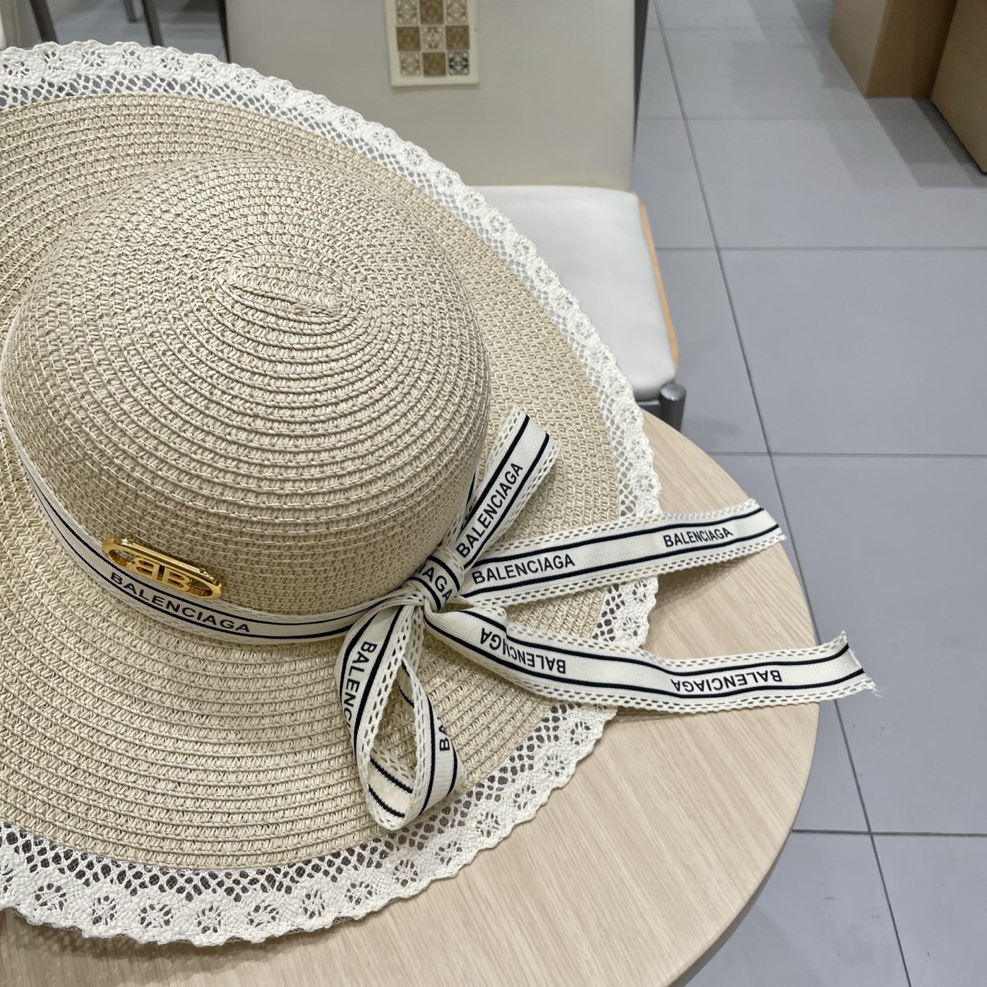 巴黎世家镂空圆顶礼帽，遮阳草帽，头围57cm