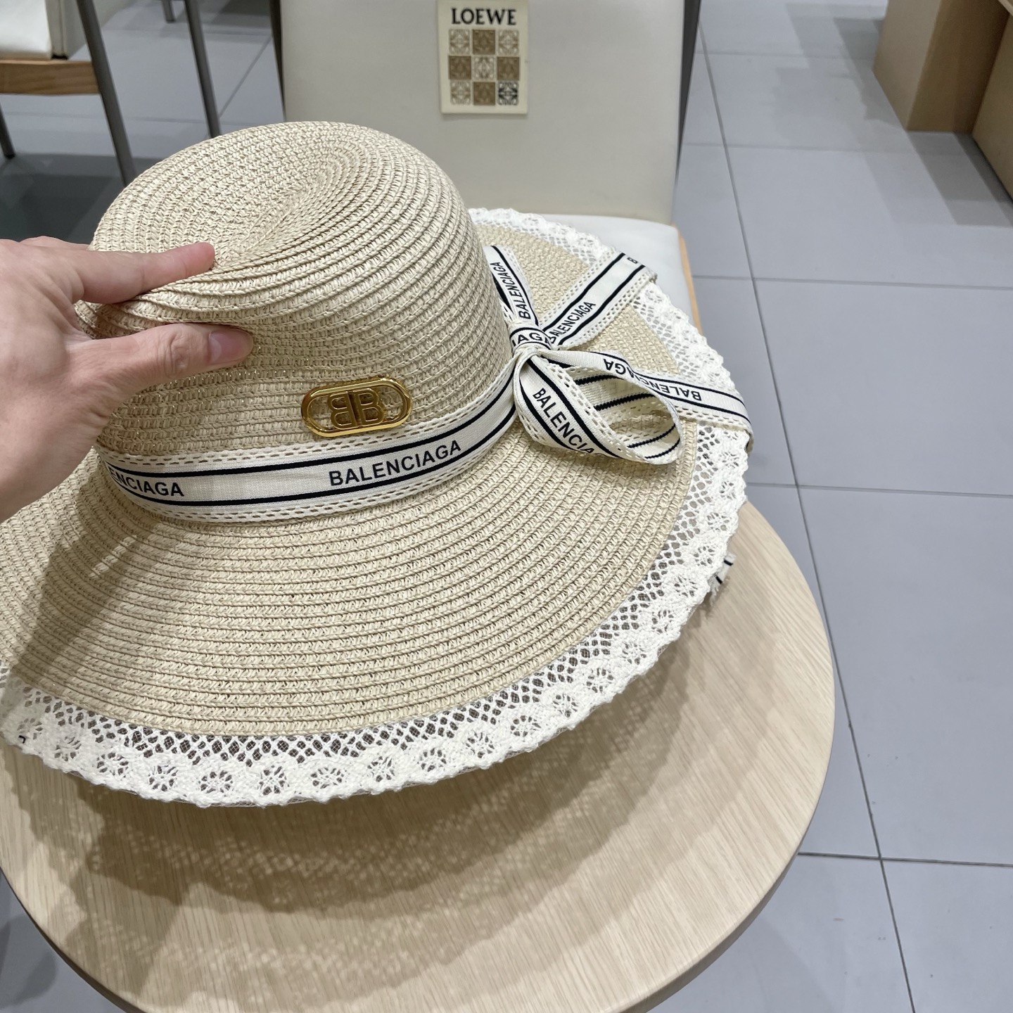 巴黎世家镂空圆顶礼帽，遮阳草帽，头围57cm
