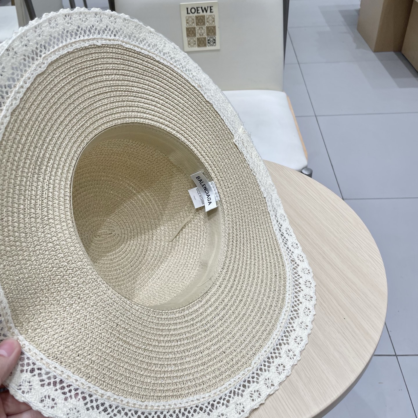巴黎世家镂空圆顶礼帽，遮阳草帽，头围57cm