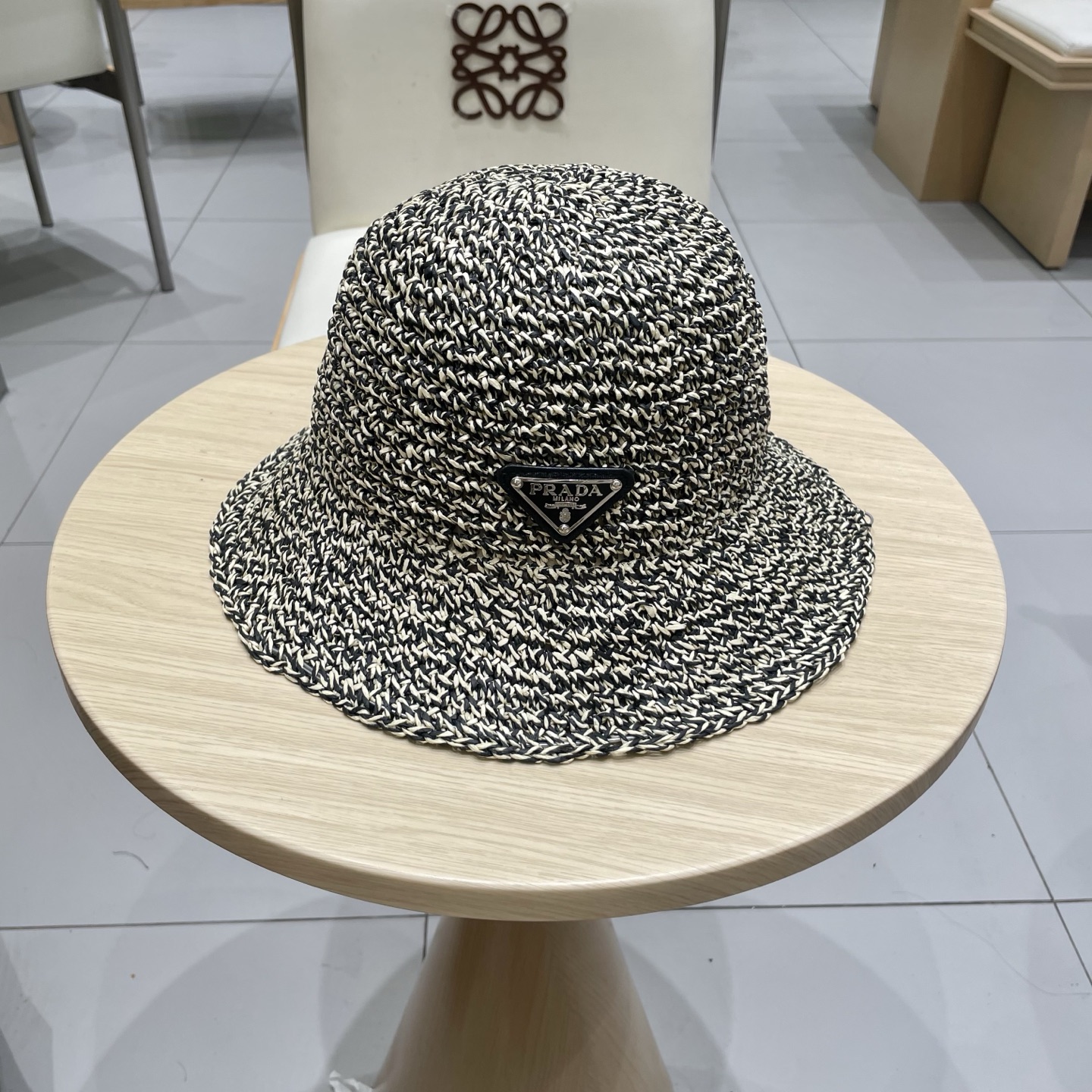  Prada普拉达法式复古混色可折叠草帽女夏季海边沙滩H帽草编渔夫帽大檐遮阳帽