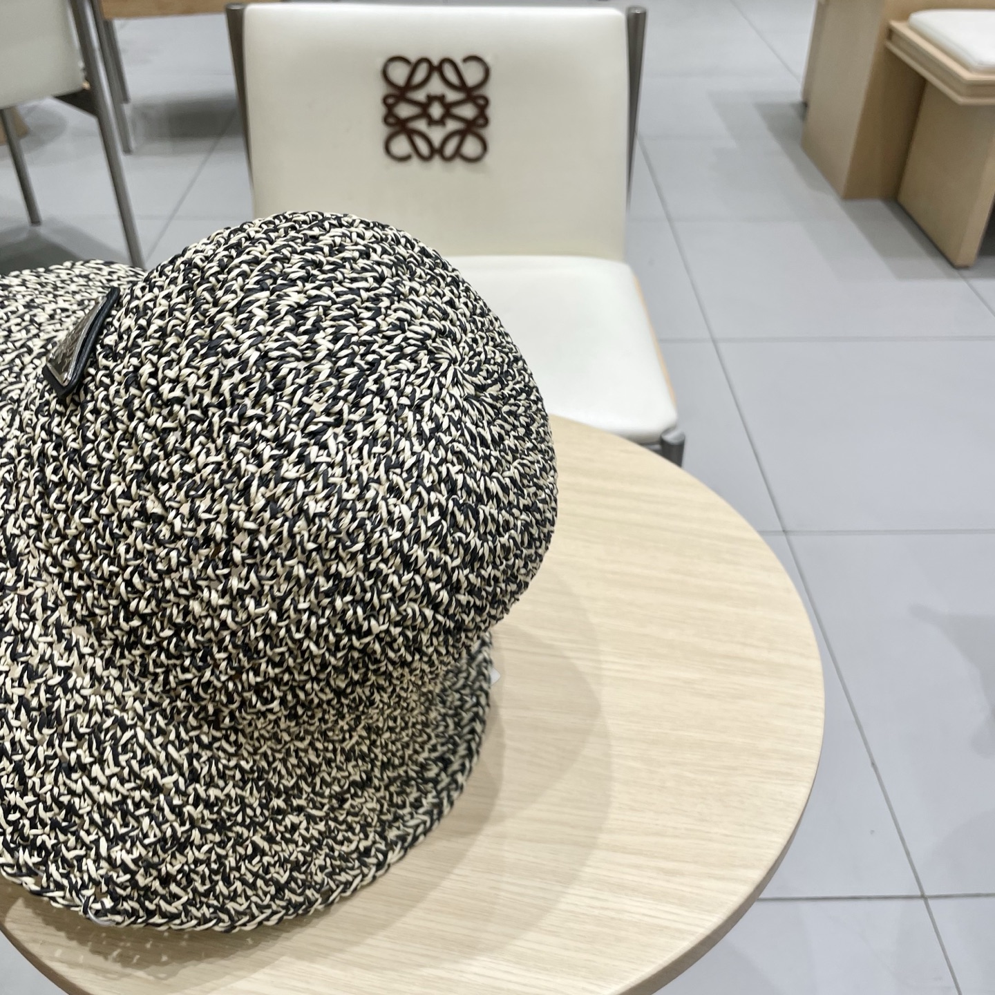  Prada普拉达法式复古混色可折叠草帽女夏季海边沙滩H帽草编渔夫帽大檐遮阳帽