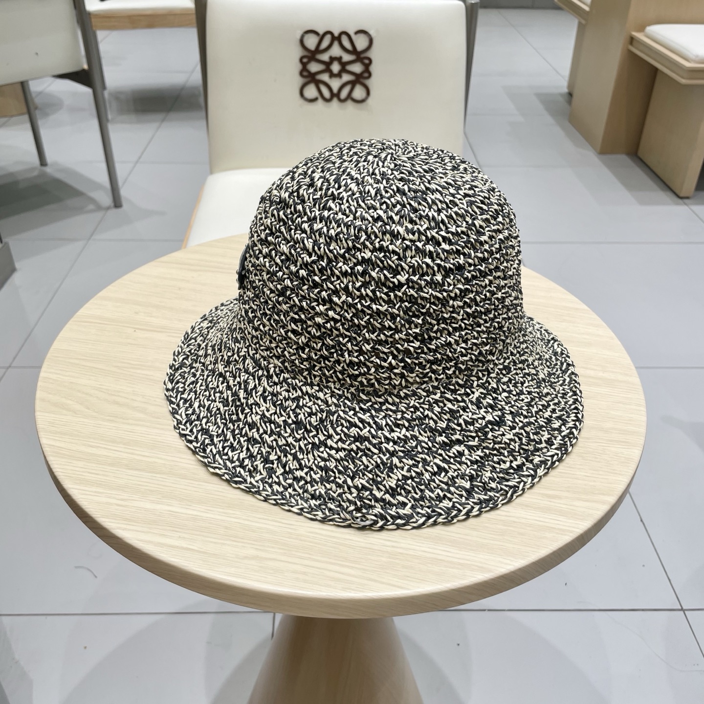  Prada普拉达法式复古混色可折叠草帽女夏季海边沙滩H帽草编渔夫帽大檐遮阳帽