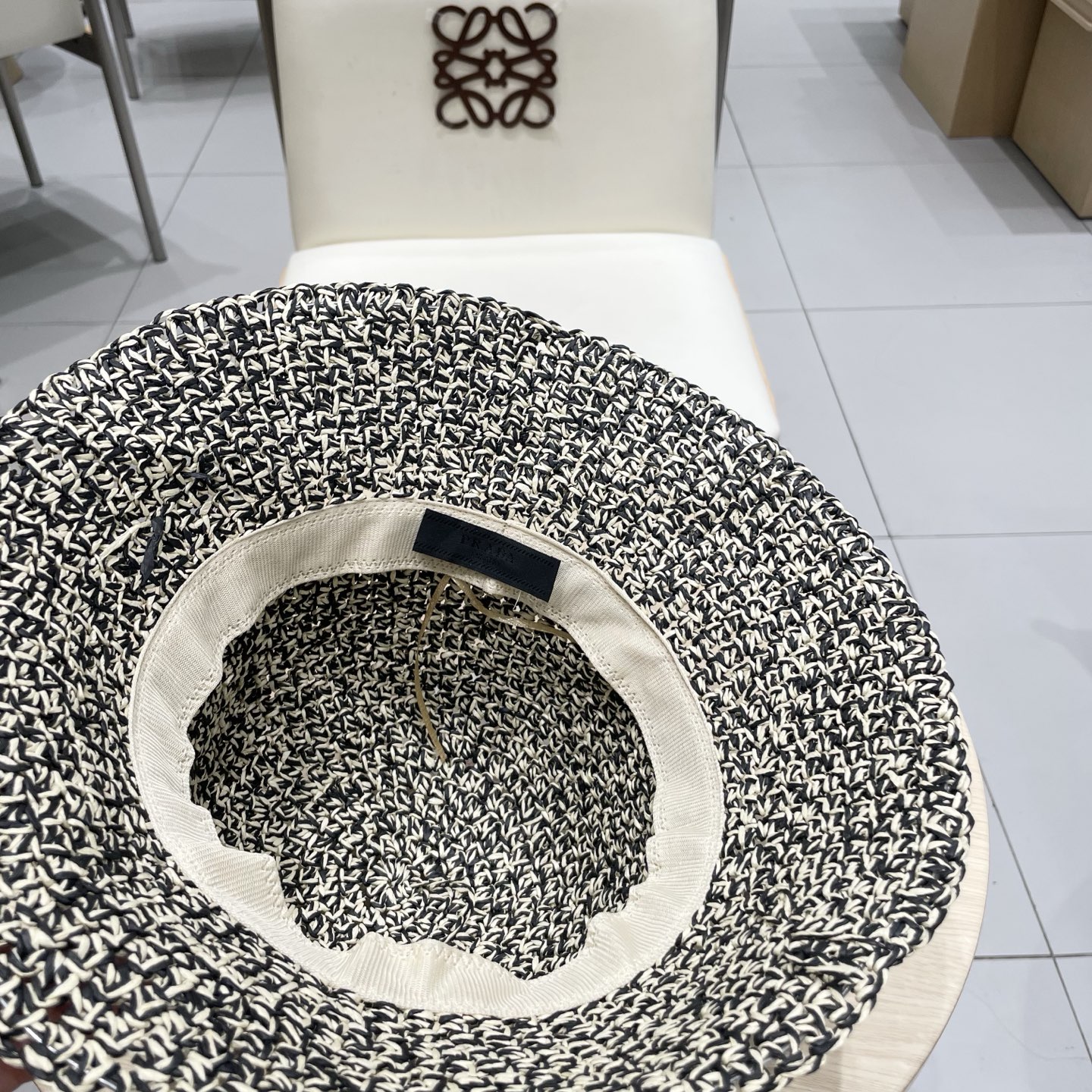  Prada普拉达法式复古混色可折叠草帽女夏季海边沙滩H帽草编渔夫帽大檐遮阳帽