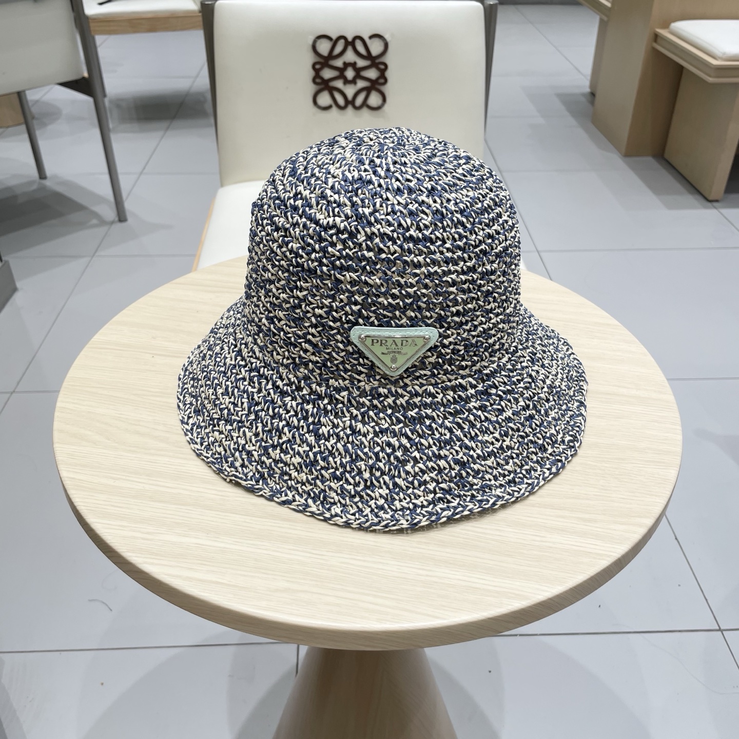  Prada普拉达法式复古混色可折叠草帽女夏季海边沙滩H帽草编渔夫帽大檐遮阳帽
