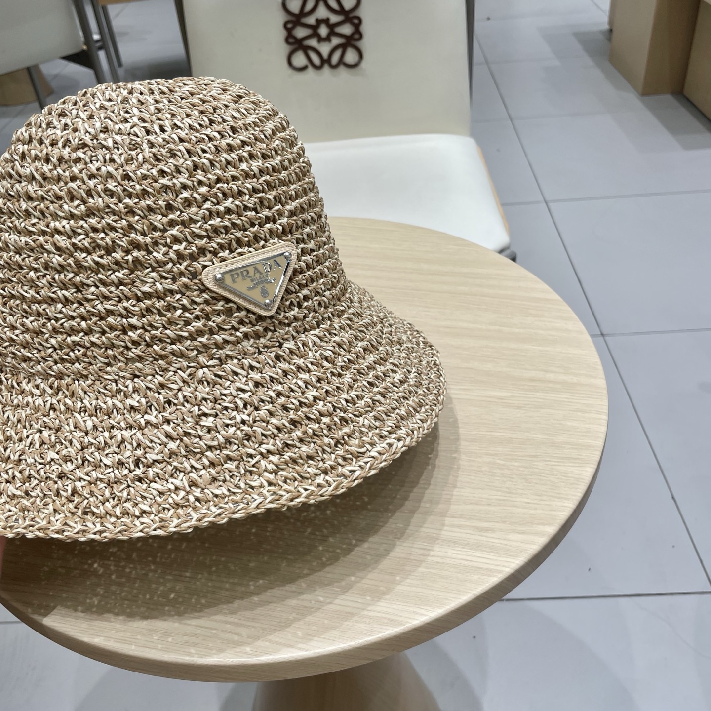  Prada普拉达法式复古混色可折叠草帽女夏季海边沙滩H帽草编渔夫帽大檐遮阳帽