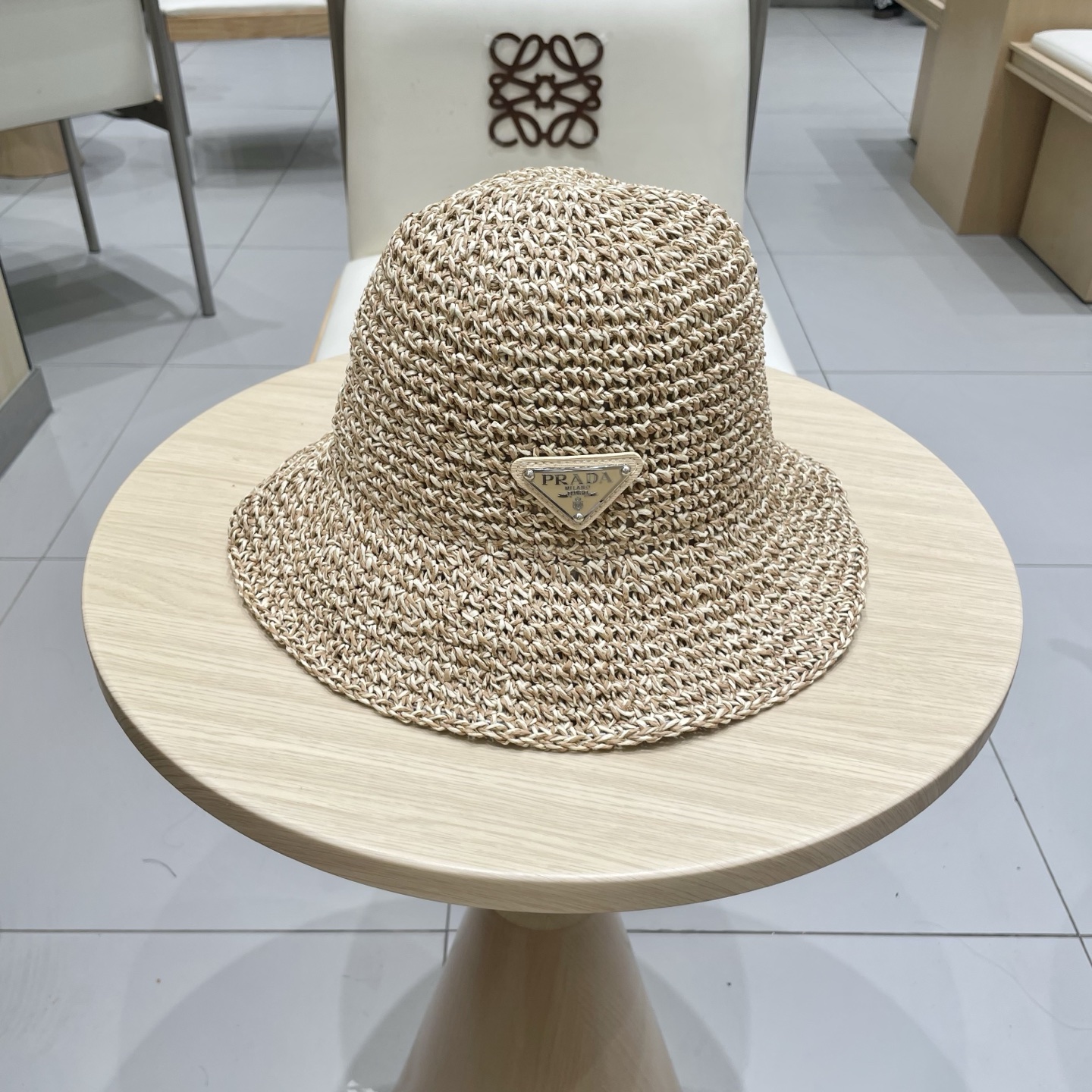  Prada普拉达法式复古混色可折叠草帽女夏季海边沙滩H帽草编渔夫帽大檐遮阳帽