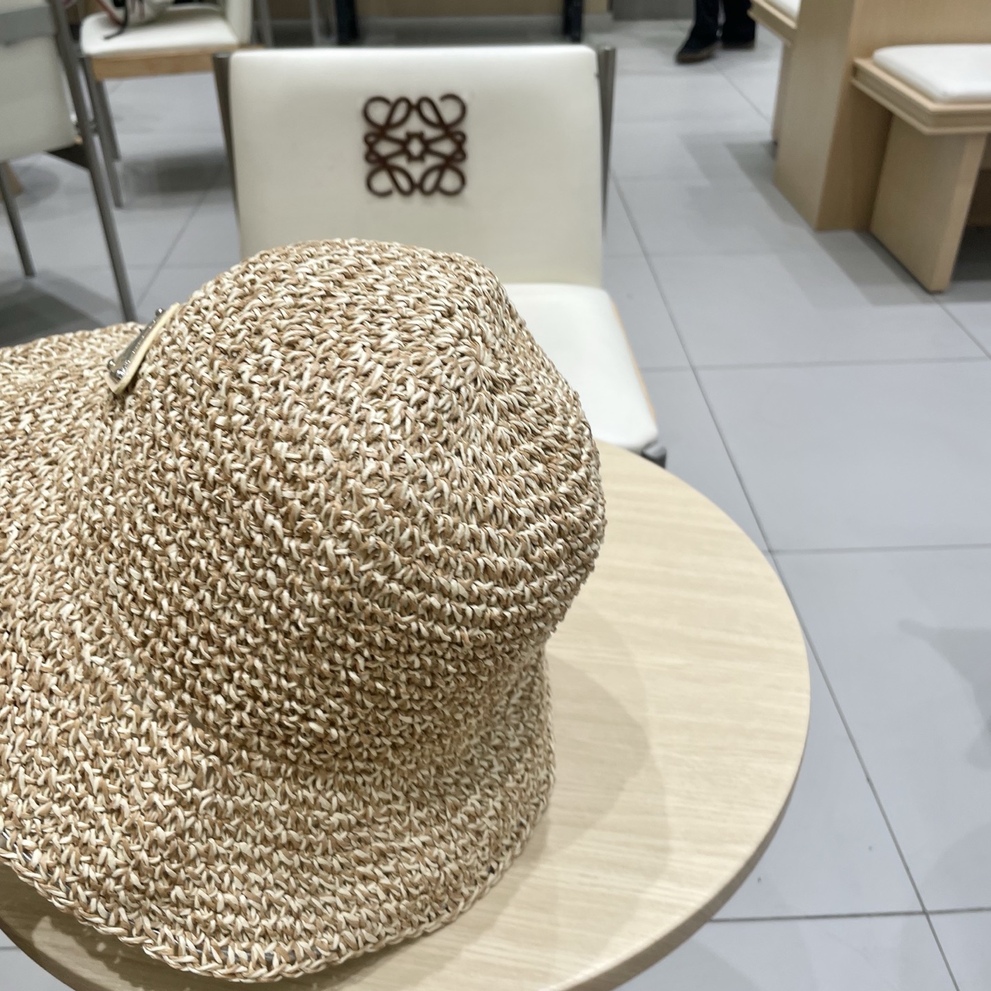  Prada普拉达法式复古混色可折叠草帽女夏季海边沙滩H帽草编渔夫帽大檐遮阳帽