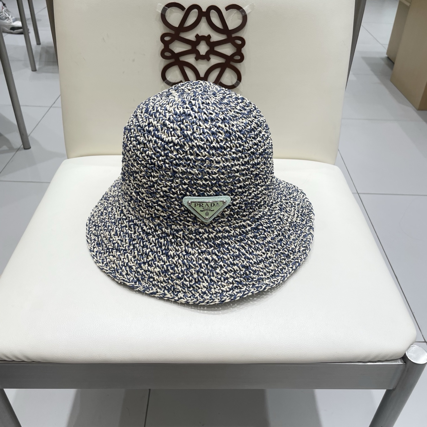  Prada普拉达法式复古混色可折叠草帽女夏季海边沙滩H帽草编渔夫帽大檐遮阳帽