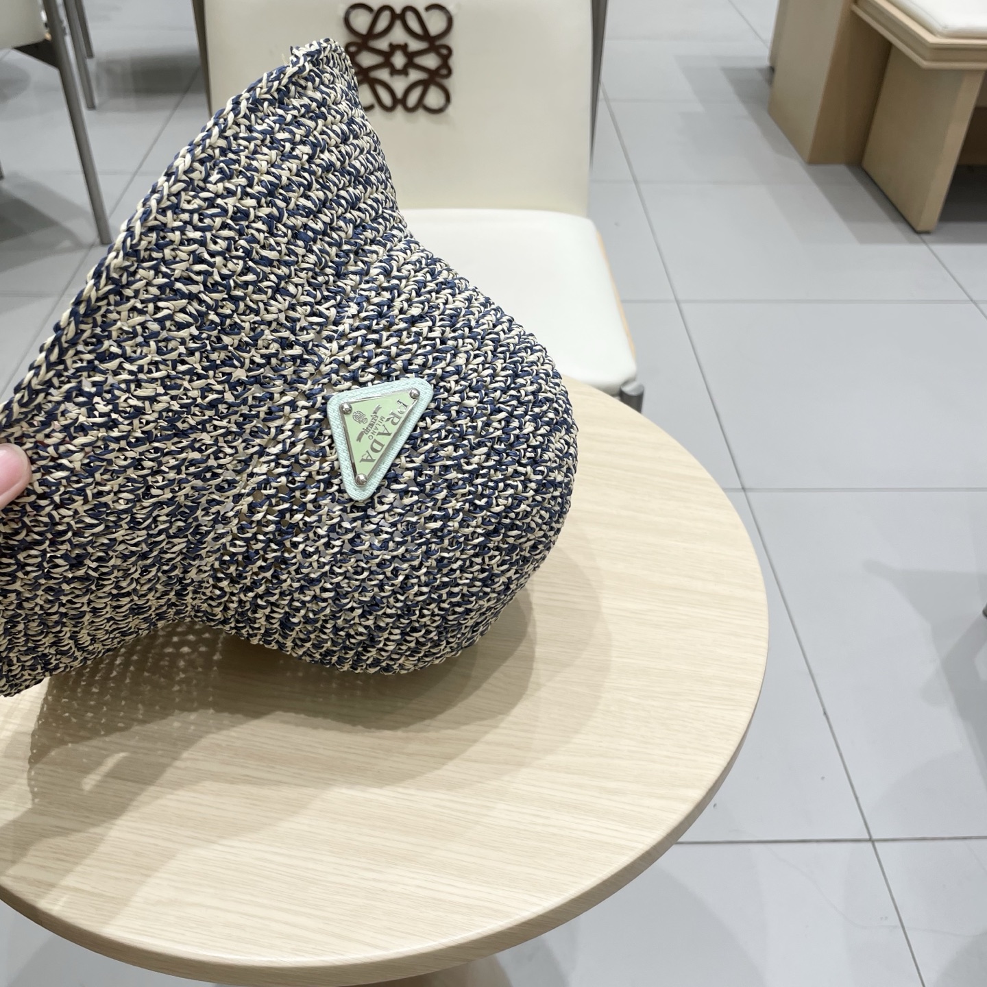  Prada普拉达法式复古混色可折叠草帽女夏季海边沙滩H帽草编渔夫帽大檐遮阳帽