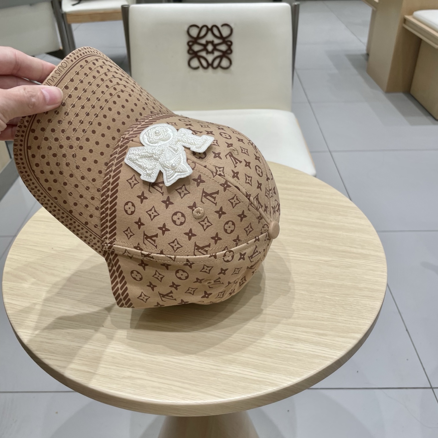 🧢路易威登棒球帽 LouisVuitton😍新款LV棒球帽，重工打造♥️高端大气，百搭款🤗男女通用！跑量