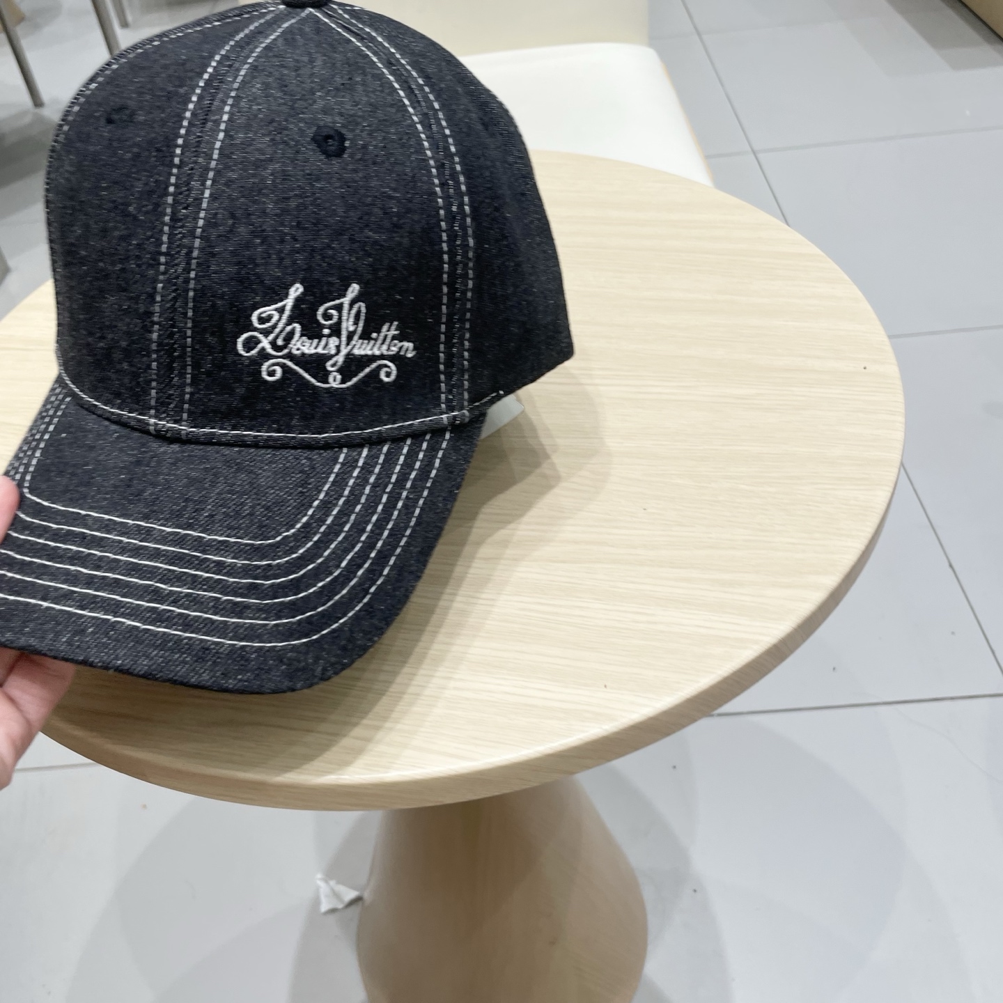  🧢LV路易威登🧢 官网高版出货，经典刺绣棒球帽，四季可用，出门必备，非常显脸小