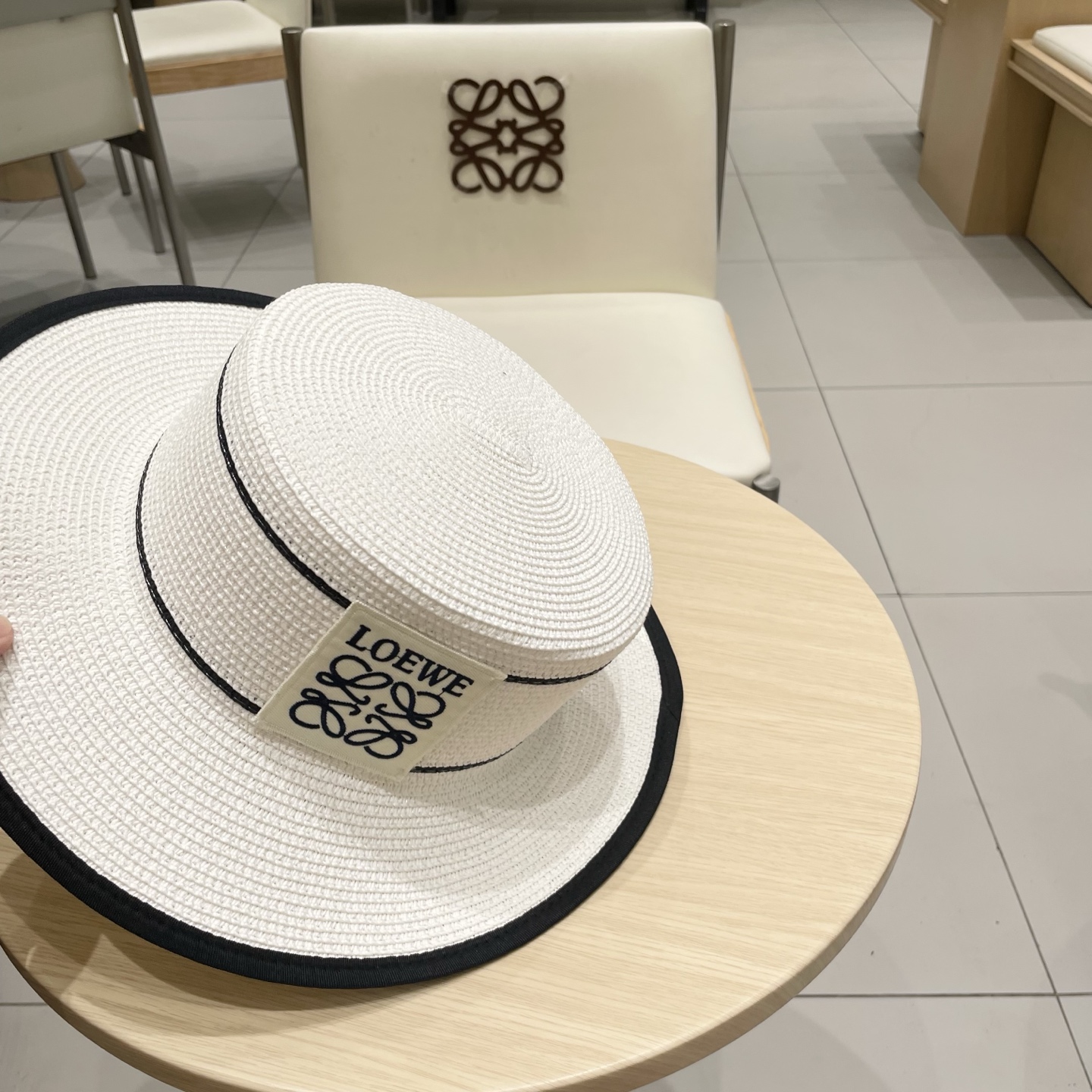  LOEWE罗意威大檐帽，太阳大草帽，细草制作，官方款开模，非市场普通版本,头围57cm