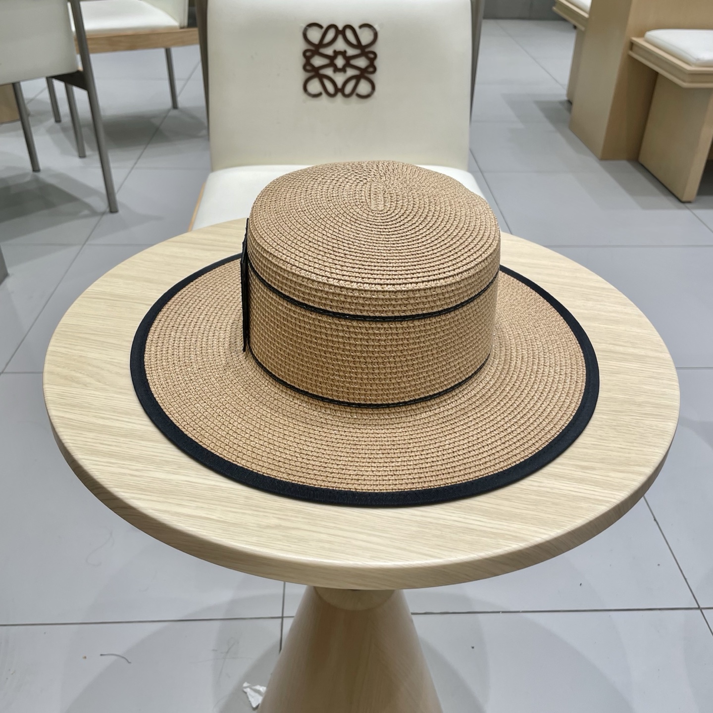  LOEWE罗意威大檐帽，太阳大草帽，细草制作，官方款开模，非市场普通版本,头围57cm