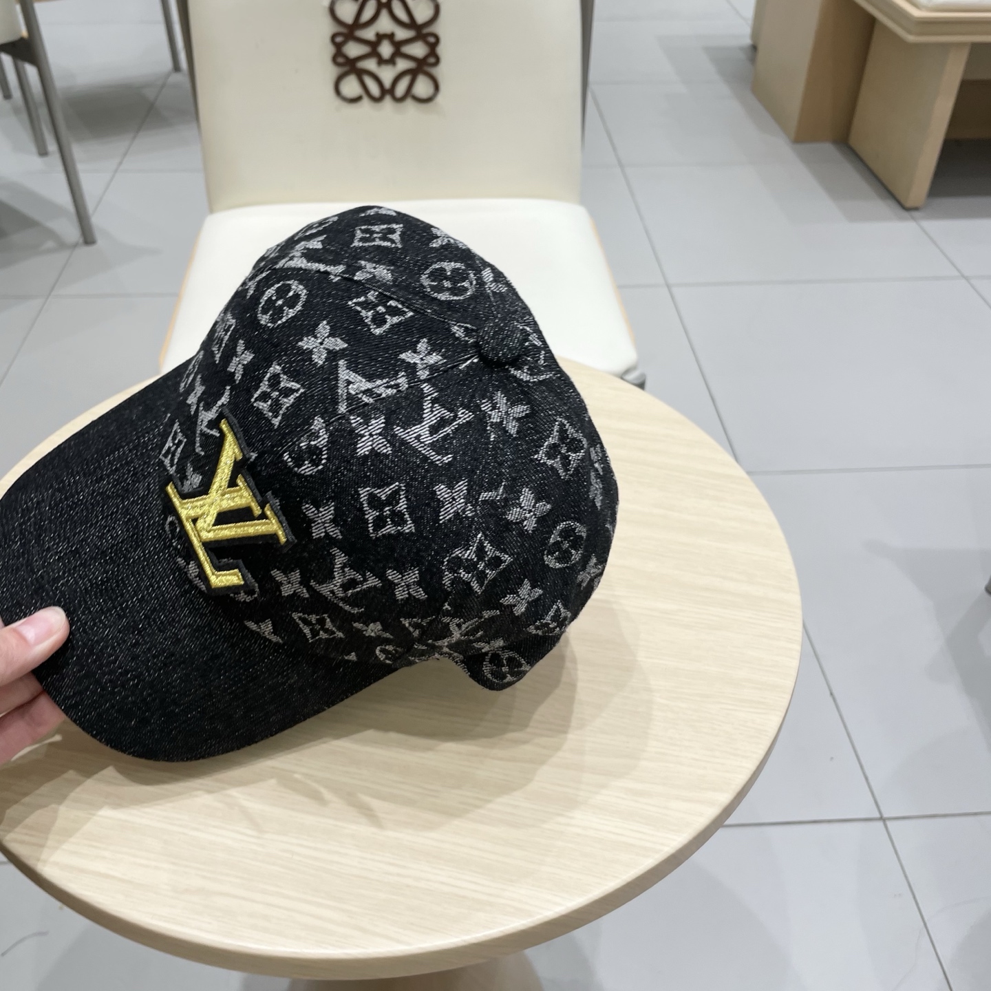 🧢路易威登棒球帽 LouisVuitton😍新款LV棒球帽，重工打造♥️高端大气，百搭款🤗男女通用！跑量