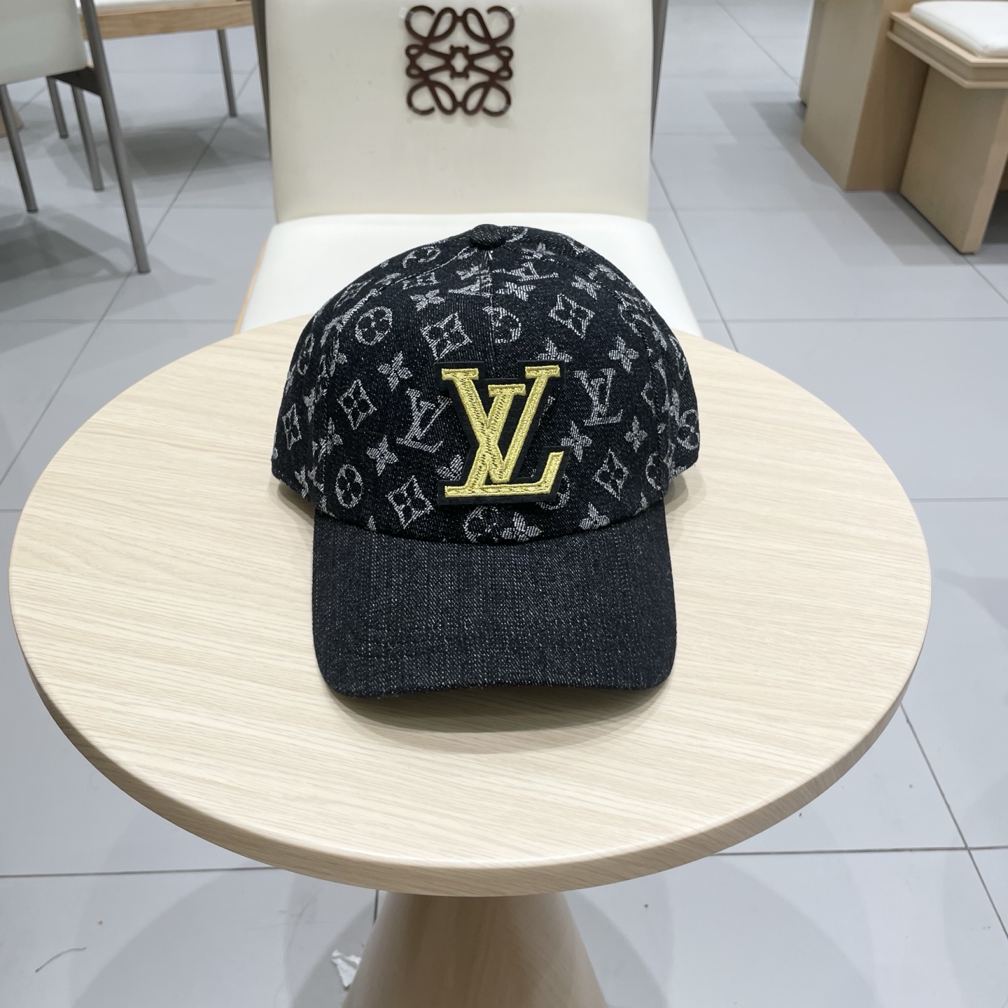 🧢路易威登棒球帽 LouisVuitton😍新款LV棒球帽，重工打造♥️高端大气，百搭款🤗男女通用！跑量