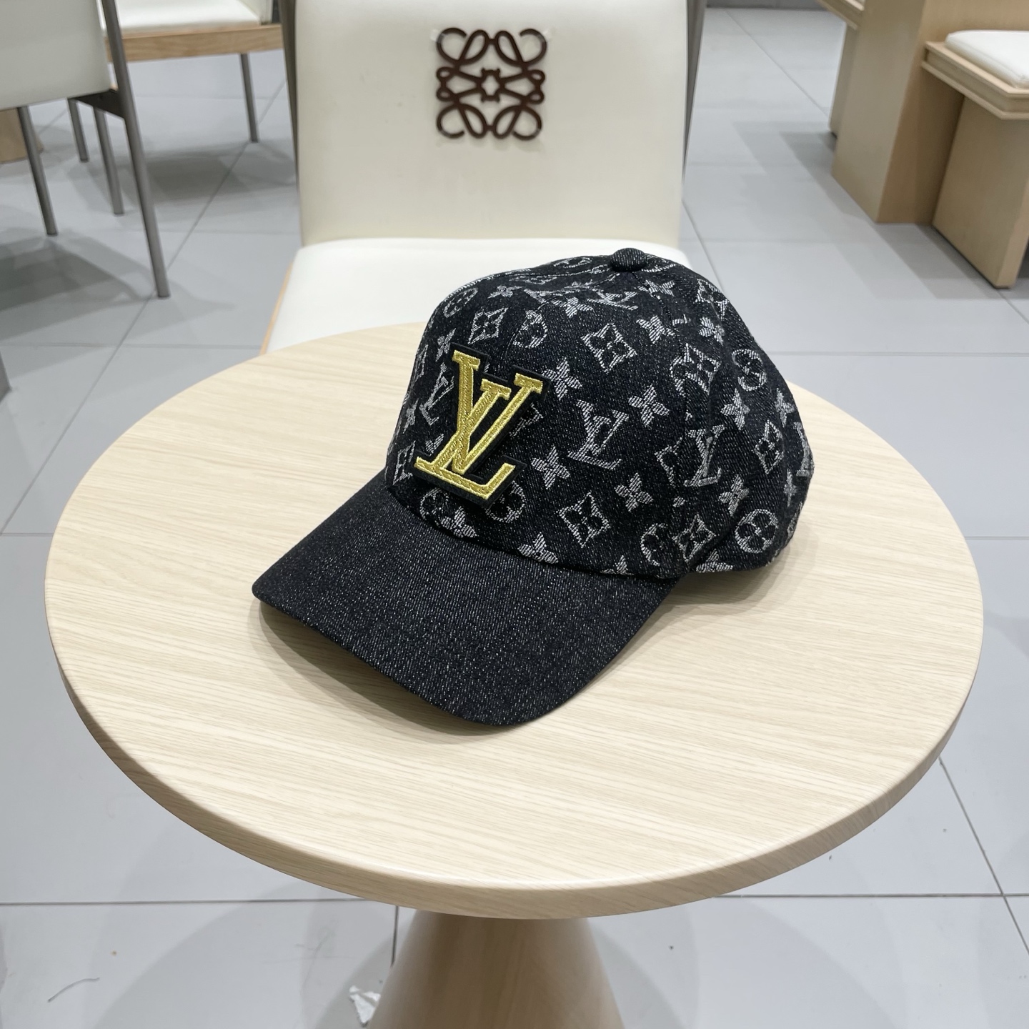 🧢路易威登棒球帽 LouisVuitton😍新款LV棒球帽，重工打造♥️高端大气，百搭款🤗男女通用！跑量