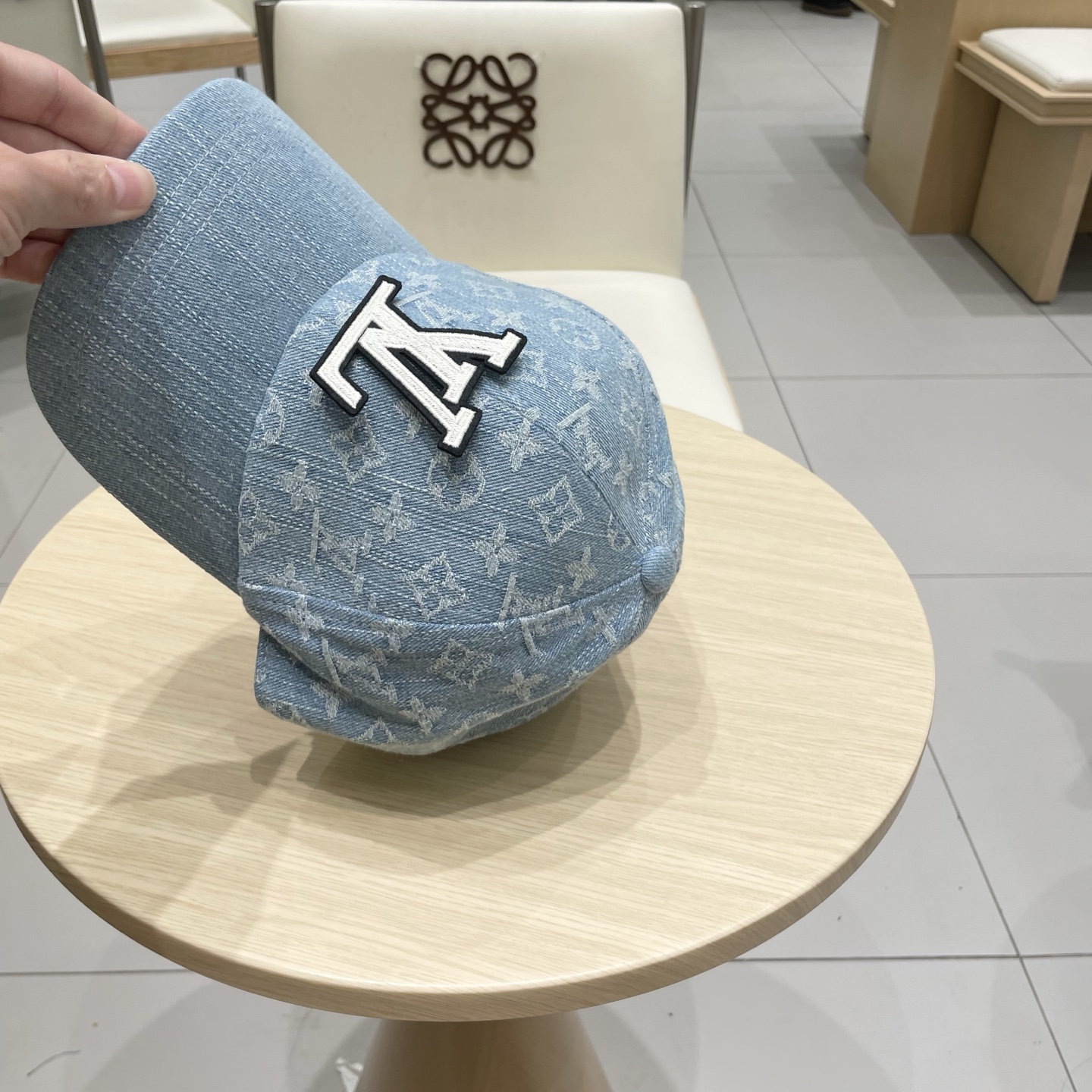 🧢路易威登棒球帽 LouisVuitton😍新款LV棒球帽，重工打造♥️高端大气，百搭款🤗男女通用！跑量