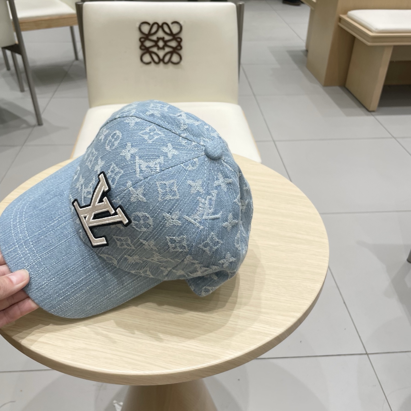 🧢路易威登棒球帽 LouisVuitton😍新款LV棒球帽，重工打造♥️高端大气，百搭款🤗男女通用！跑量