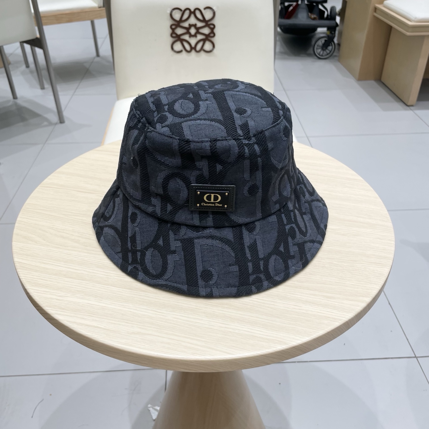 NO:347887,Dior's latest official website full-print Dior logo fisherman hat, with a high sun protection index, especially small face, stylish and not soft, can be folded at will, easy to carry hat, straw hat, fisherman hat, baseball hat, hat, dior, dior, espadrilles, hats迪奥Dior 官网最新款满印迪奥logo渔夫帽,防晒指数超高,特别显脸小,有型不软塌,可随意折叠,携带方便帽子草帽渔夫帽棒球帽,帽子,dior,dior,espadrilles,hats,hat