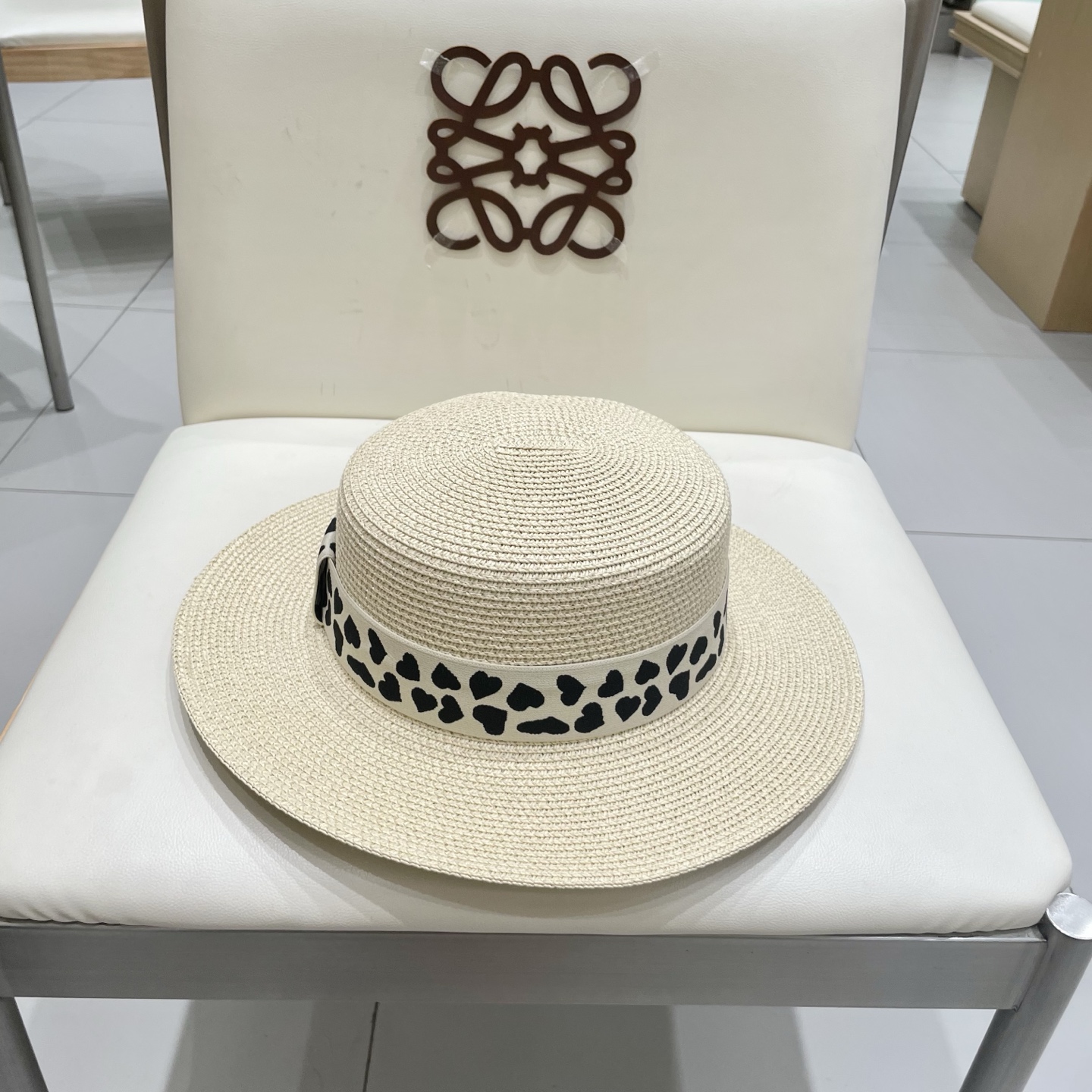 miumiu缪缪拉菲草帽，平顶礼帽，头围57cm