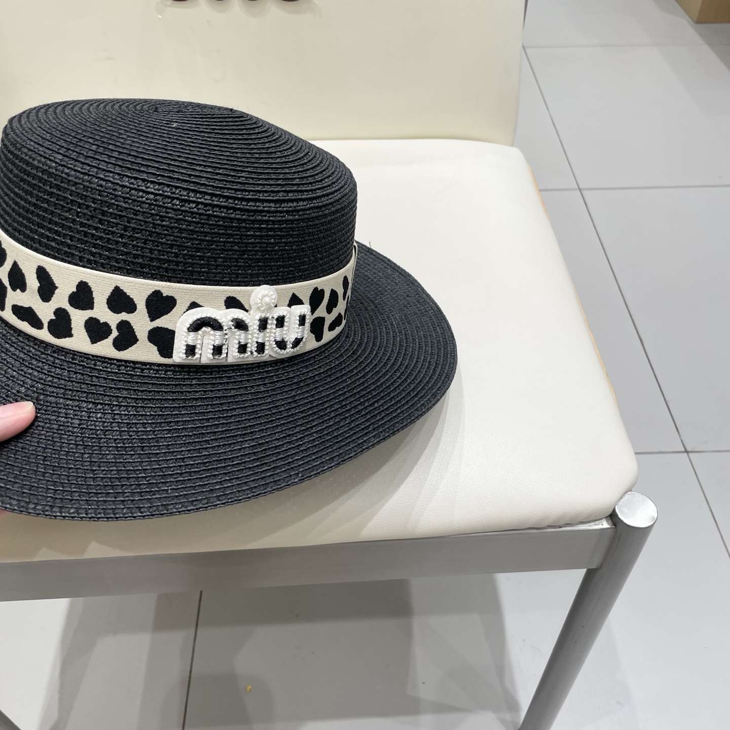 miumiu缪缪拉菲草帽，平顶礼帽，头围57cm