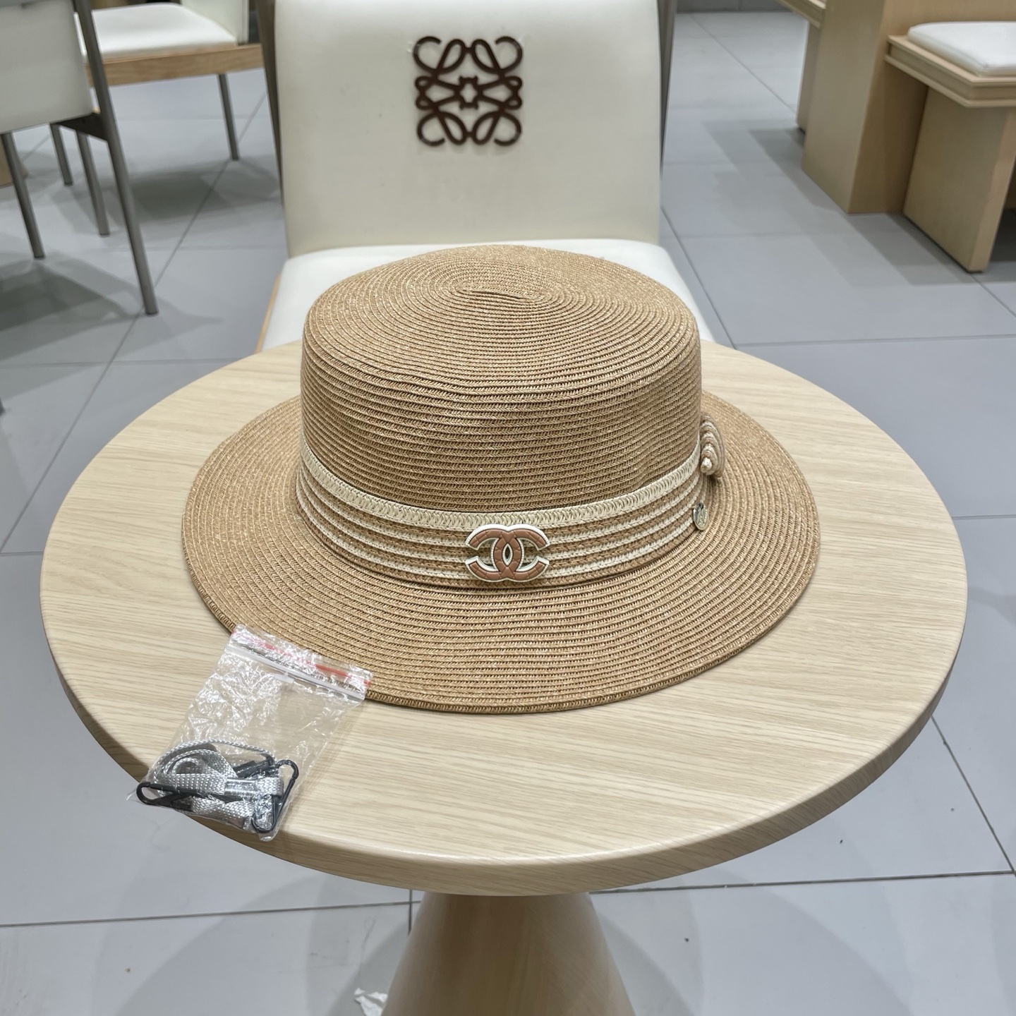 NO:347997,Chanel Chanel high-end thin braid flat-top hat, temperament and celebrity, very fashionable decorative belt, high-end hat, straw hat, fisherman hat, baseball hat, hat, chanel, chanel, espadrilles, hatschanel香奈儿高端细辫平顶帽 气质名媛 很洋气的装饰带 高级感十足帽子草帽渔夫帽棒球帽,帽子,chanel,chanel,espadrilles,hats,hat