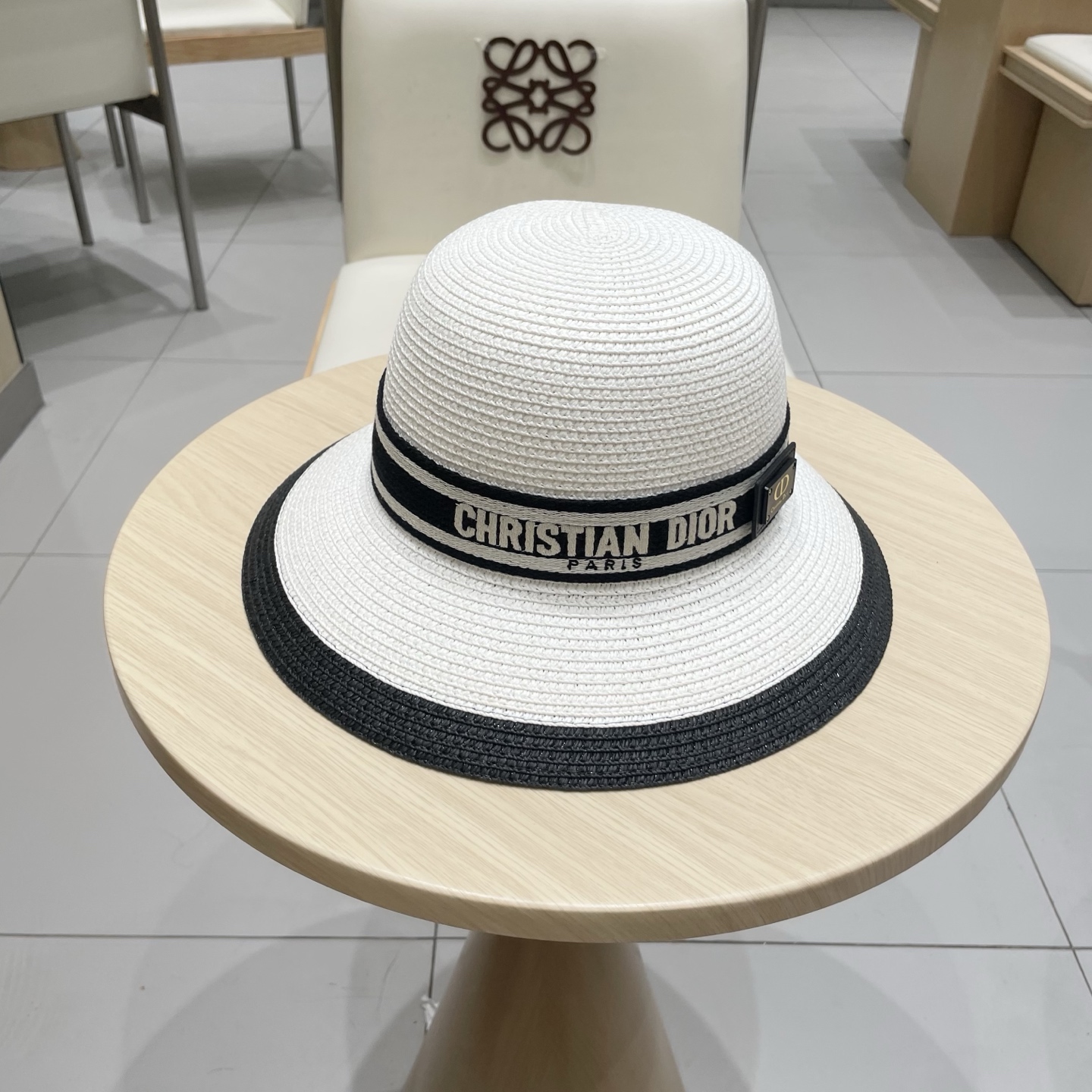 NO:348045,DIOR Dior official straw hat, high-density production, a super tasteful straw hat~ the first choice when going out!  The hat is super beautiful and the color is perfect, and it is light and portable!  A must-have for fairy woman's hands, head circumference 57cm hat, straw hat, fisherman hat, baseball hat, hat, dior, dior, espadrilles, hatsDIOR迪奥Dior迪奥官方款草帽,高密度制作,一顶超级有品位的草帽了~出街首选！帽型超美腻颜色妥妥,轻便携带！小仙女人手必备 头围57cm帽子草帽渔夫帽棒球帽,帽子,dior,dior,espadrilles,hats,hat