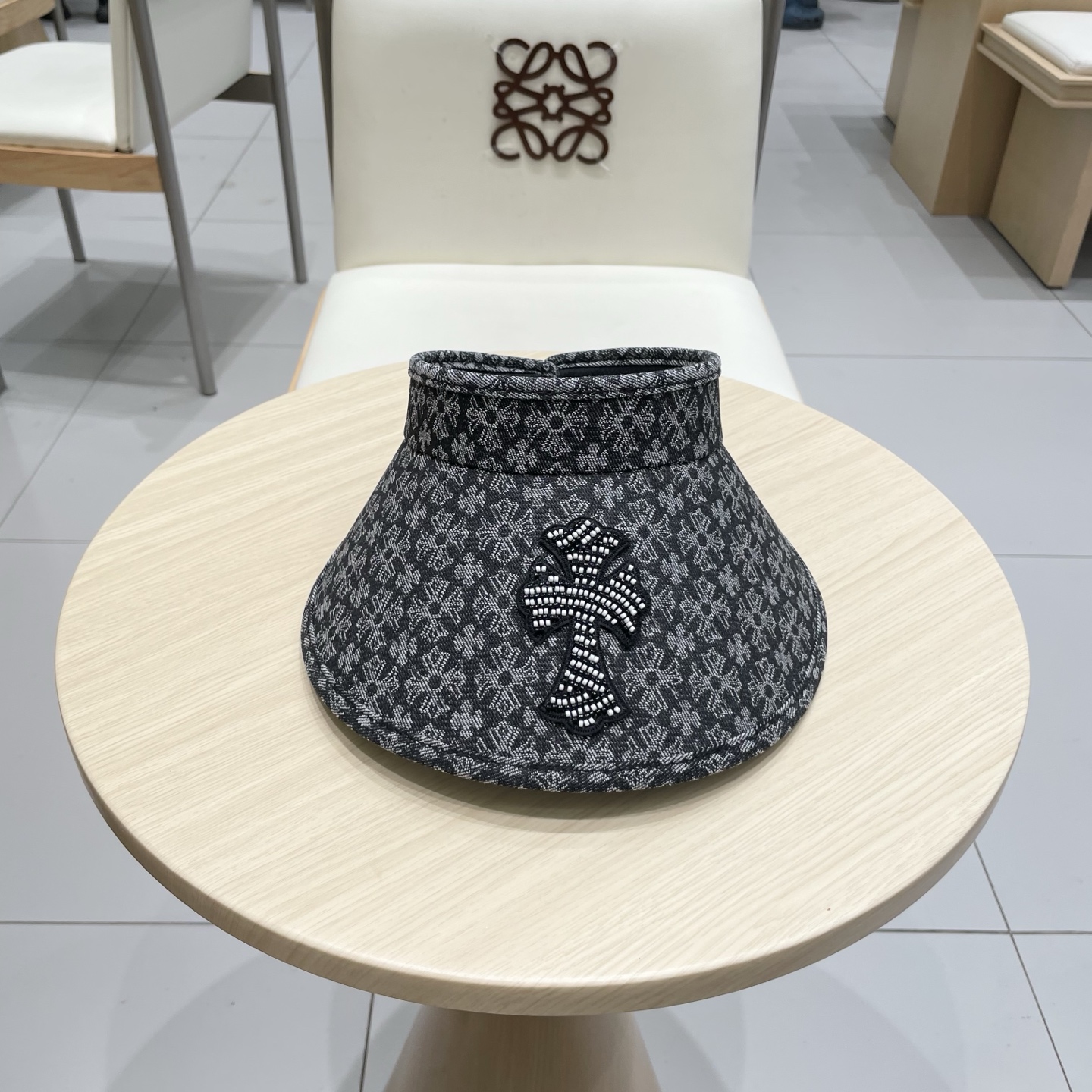  克罗心轻奢款空顶帽
高级！