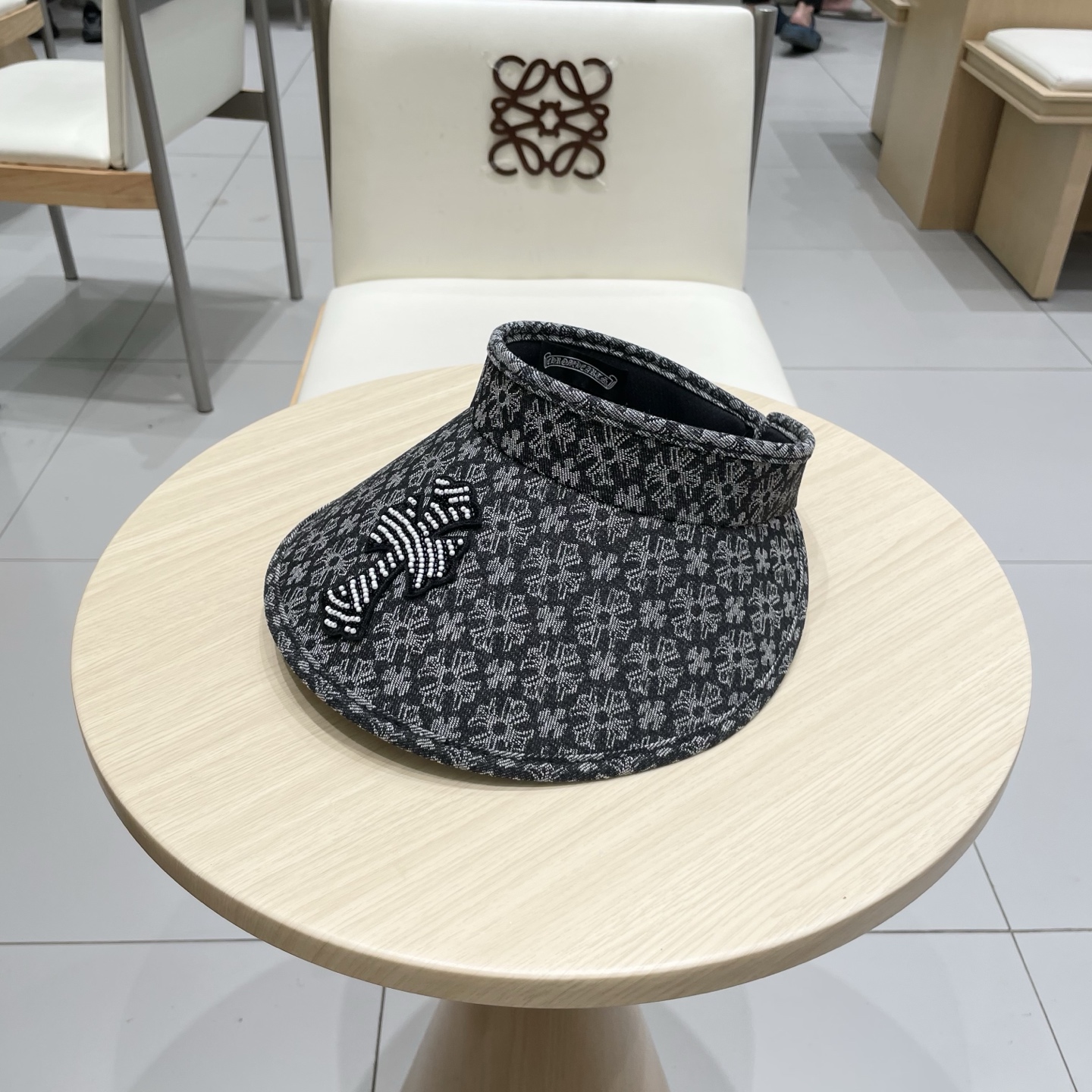  克罗心轻奢款空顶帽
高级！