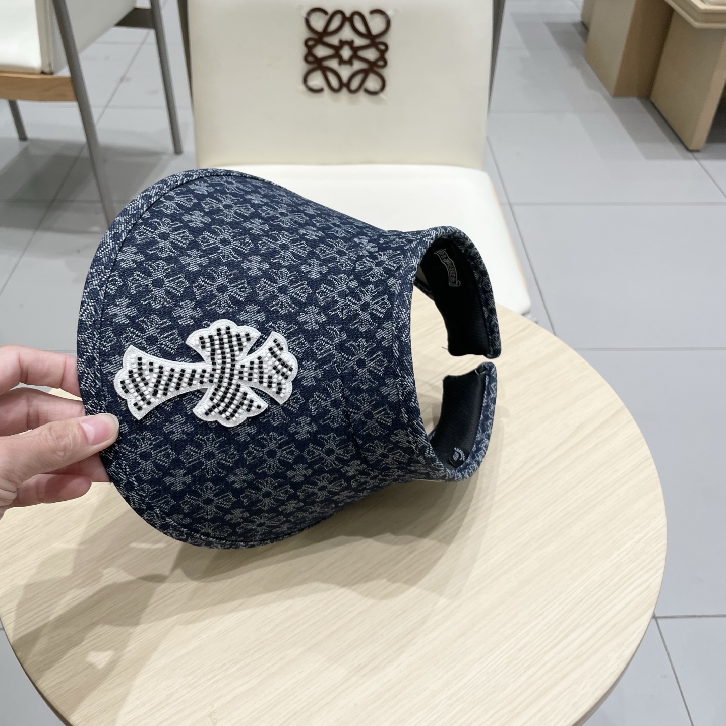  克罗心轻奢款空顶帽
高级！