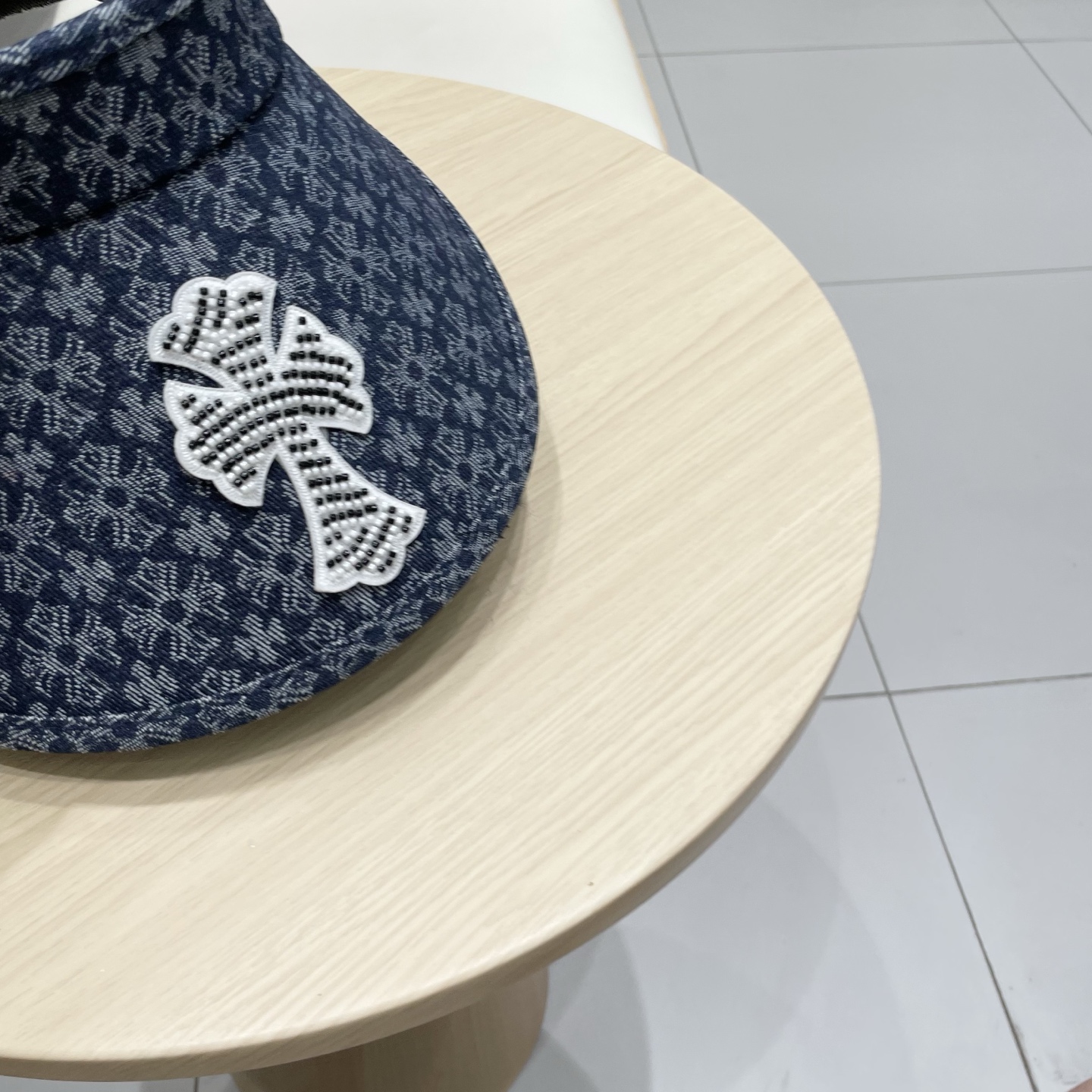  克罗心轻奢款空顶帽
高级！