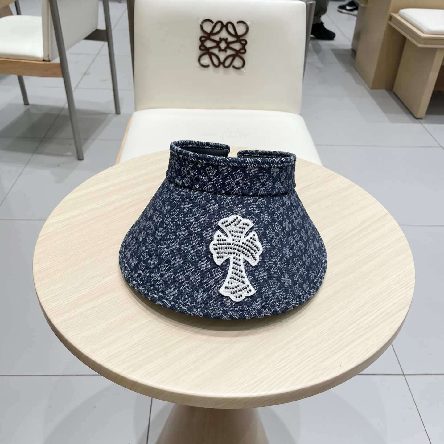  克罗心轻奢款空顶帽
高级！