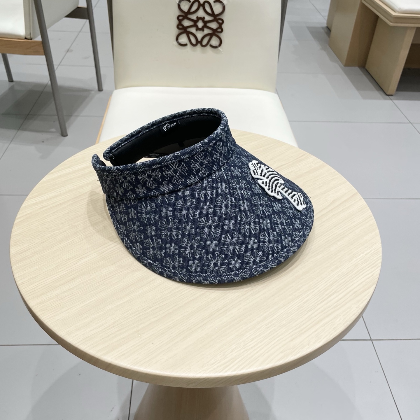  克罗心轻奢款空顶帽
高级！