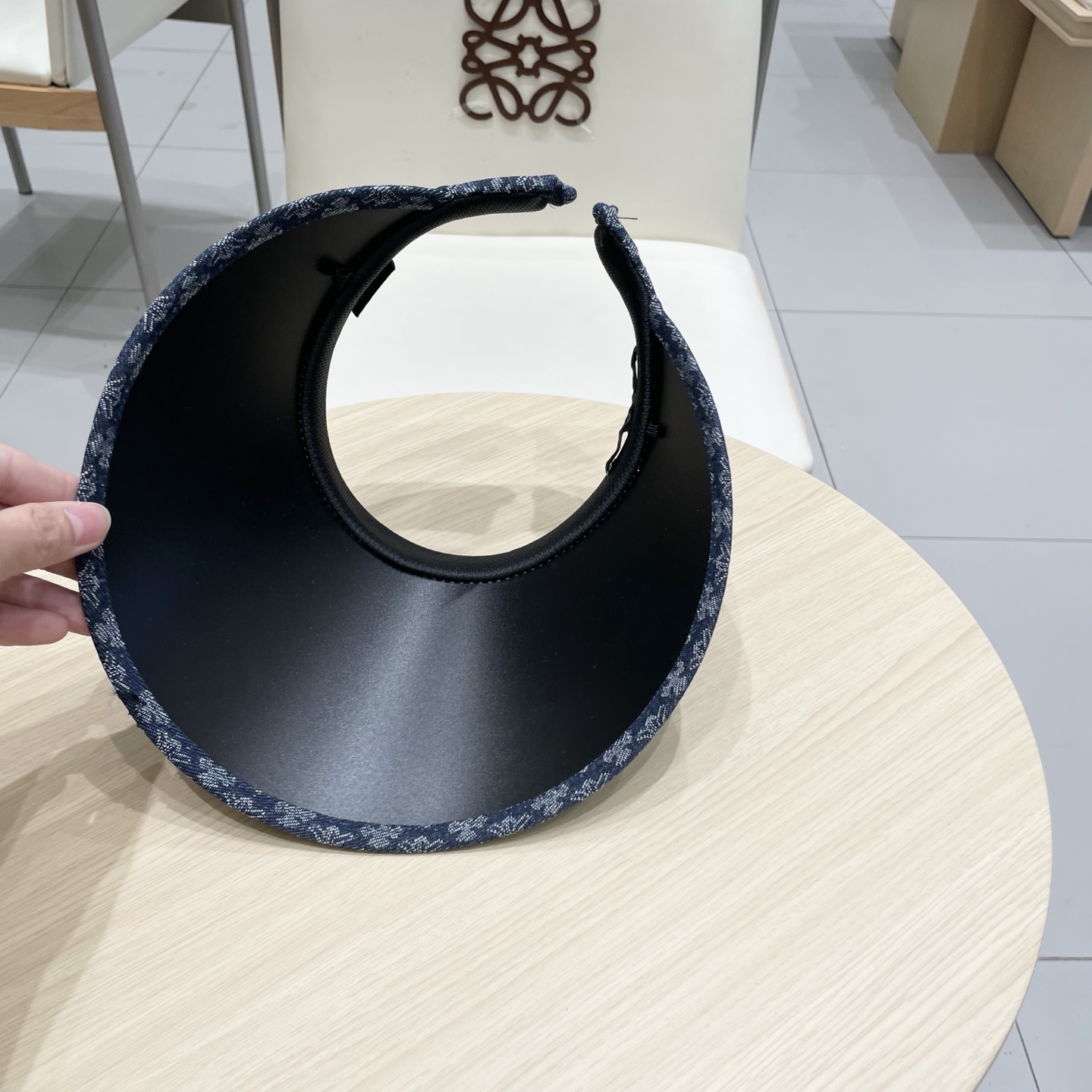  克罗心轻奢款空顶帽
高级！