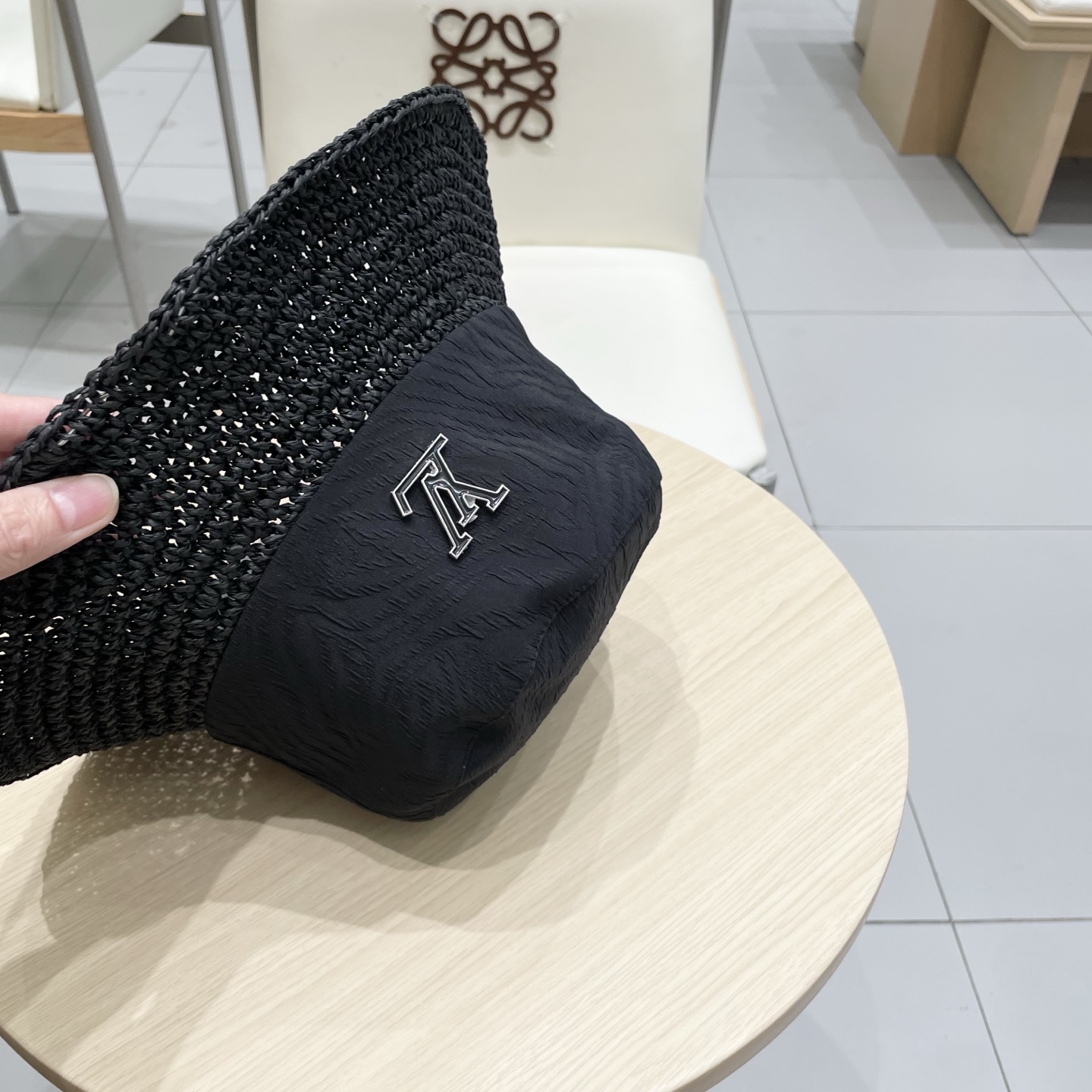  🧢路易威登棒球帽 LouisVuitton镂空草编渔夫帽女2025年春新款大帽檐遮阳帽子显脸小海边度假