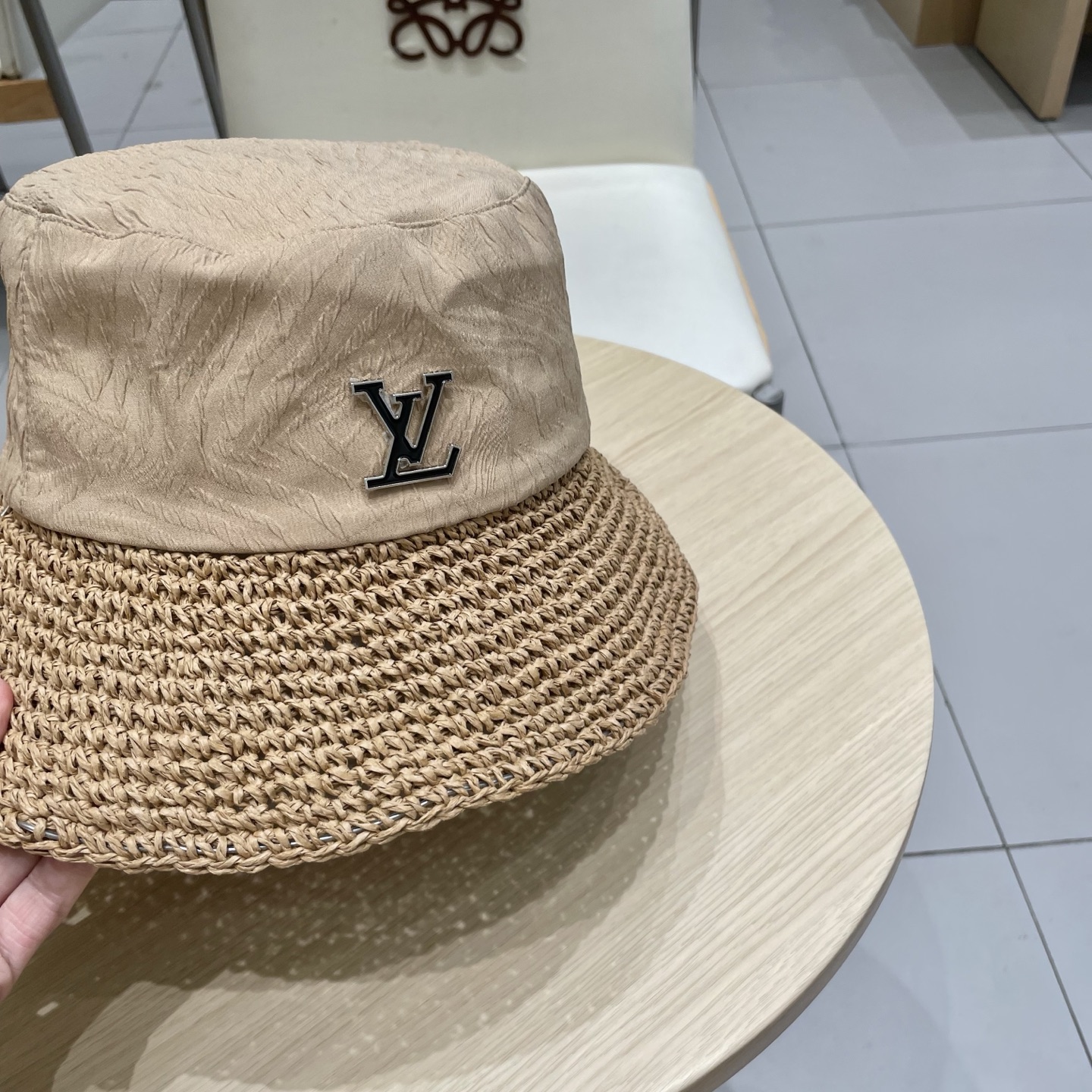  🧢路易威登棒球帽 LouisVuitton镂空草编渔夫帽女2025年春新款大帽檐遮阳帽子显脸小海边度假