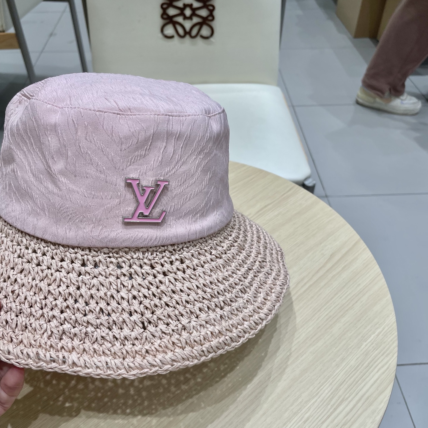  🧢路易威登棒球帽 LouisVuitton镂空草编渔夫帽女2025年春新款大帽檐遮阳帽子显脸小海边度假