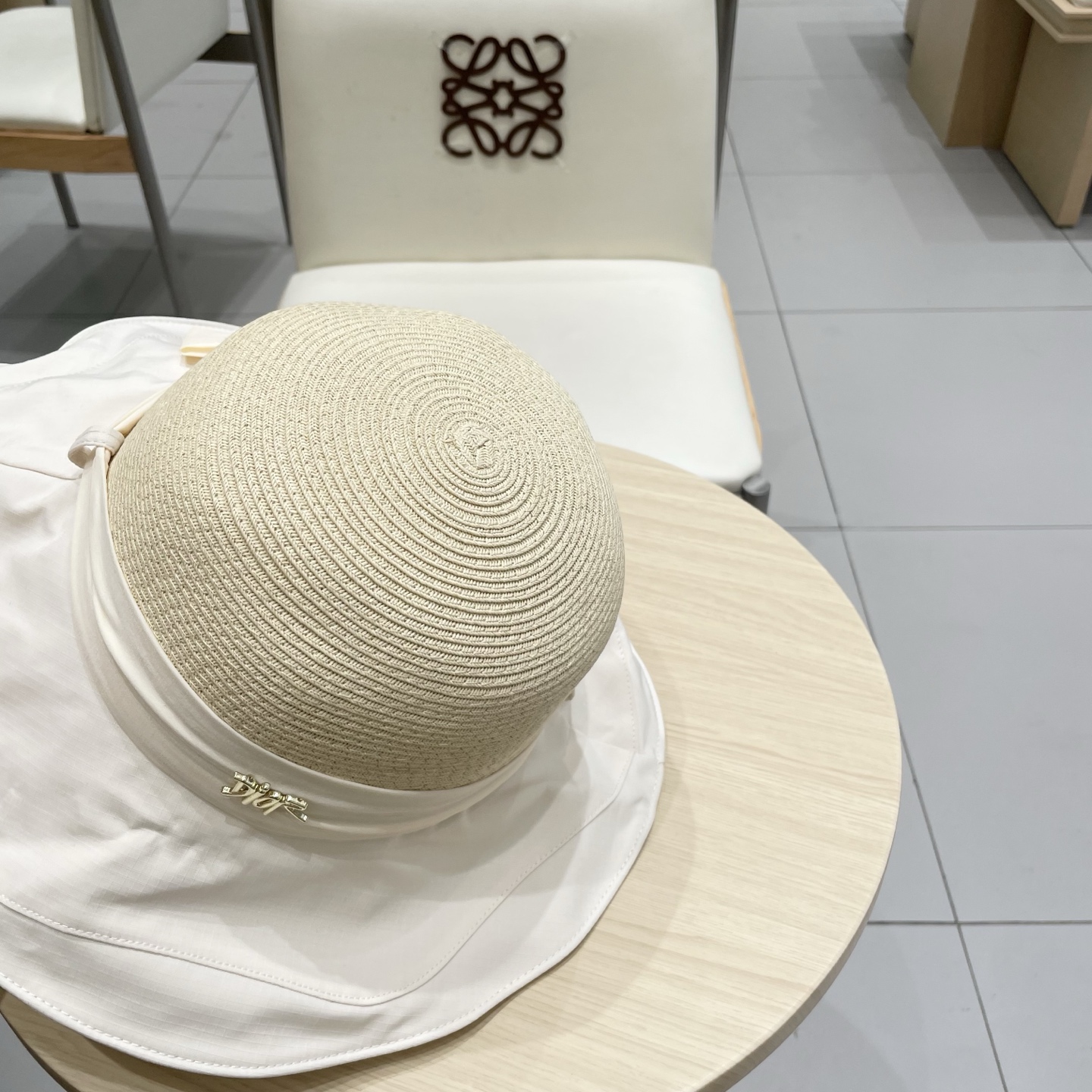  dior迪奥夏季大檐蝴蝶结遮阳草帽女出游百搭度假风防晒帽显脸小渔夫帽