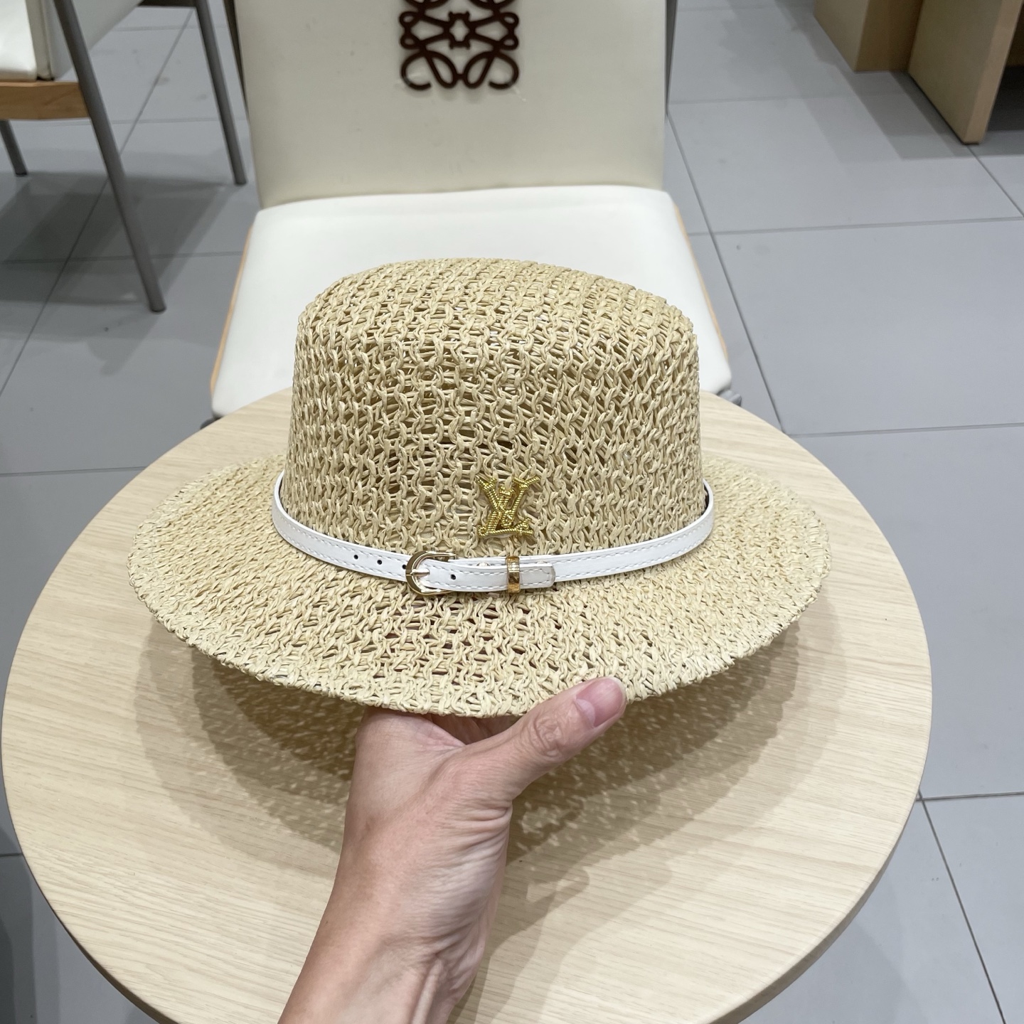 Lv路易威登手工编织夏季草编礼帽透气草帽女2025新款显脸小平檐度假风遮阳帽