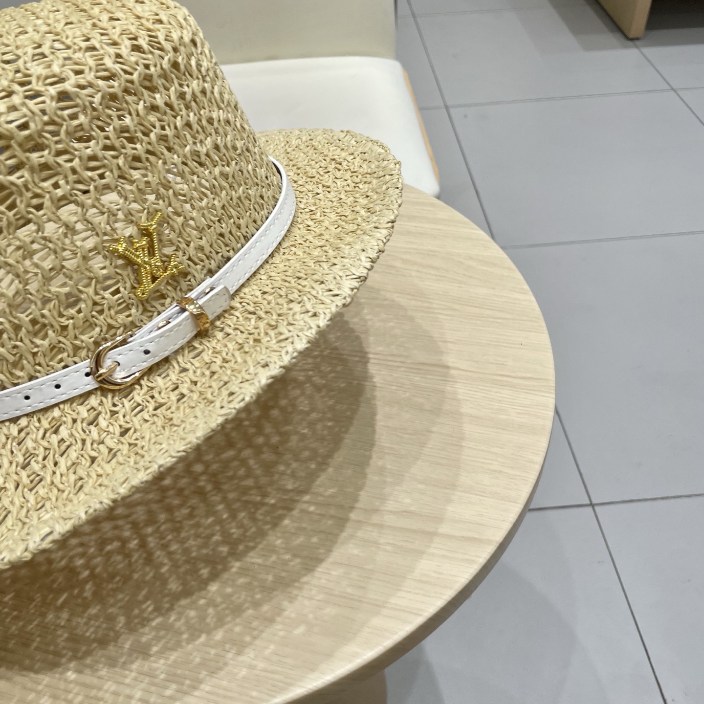 Lv路易威登手工编织夏季草编礼帽透气草帽女2025新款显脸小平檐度假风遮阳帽