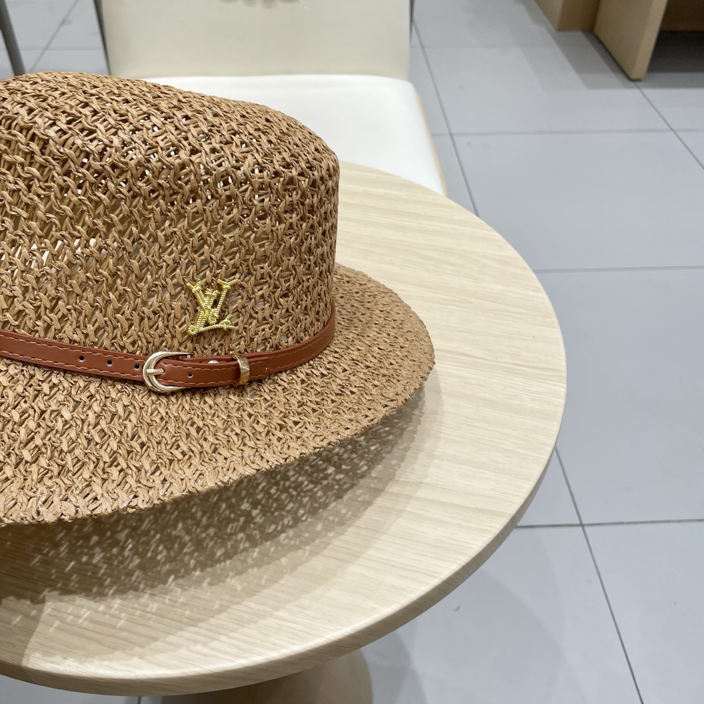 Lv路易威登手工编织夏季草编礼帽透气草帽女2025新款显脸小平檐度假风遮阳帽